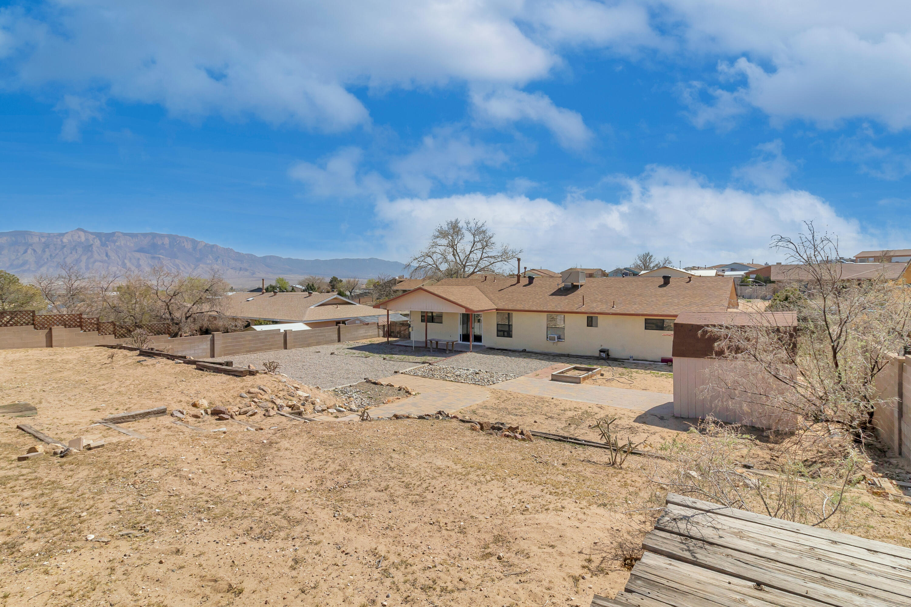 4637 Quartz Drive NE
