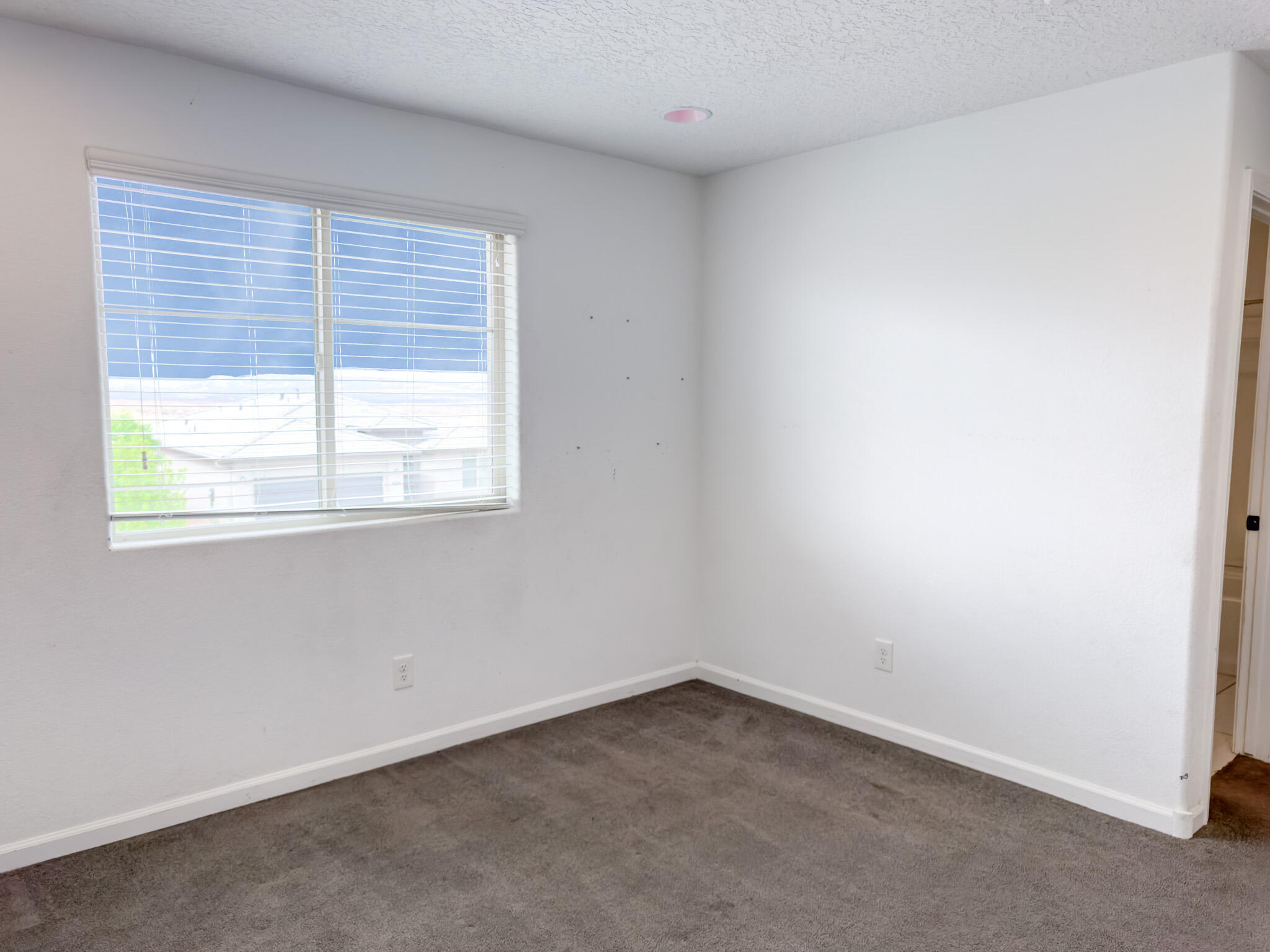 2826 Kings Canyon Loop NE