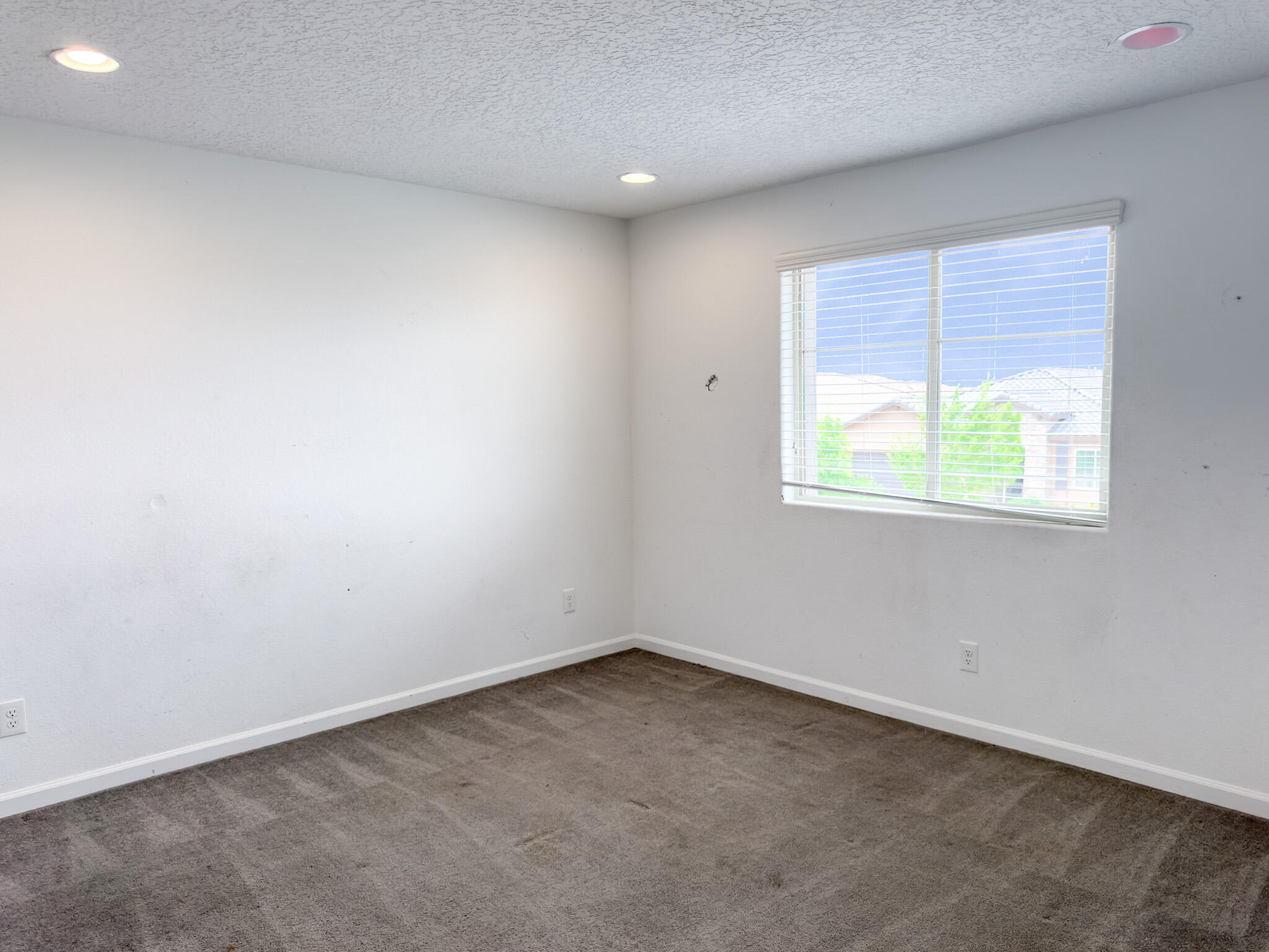 2826 Kings Canyon Loop NE
