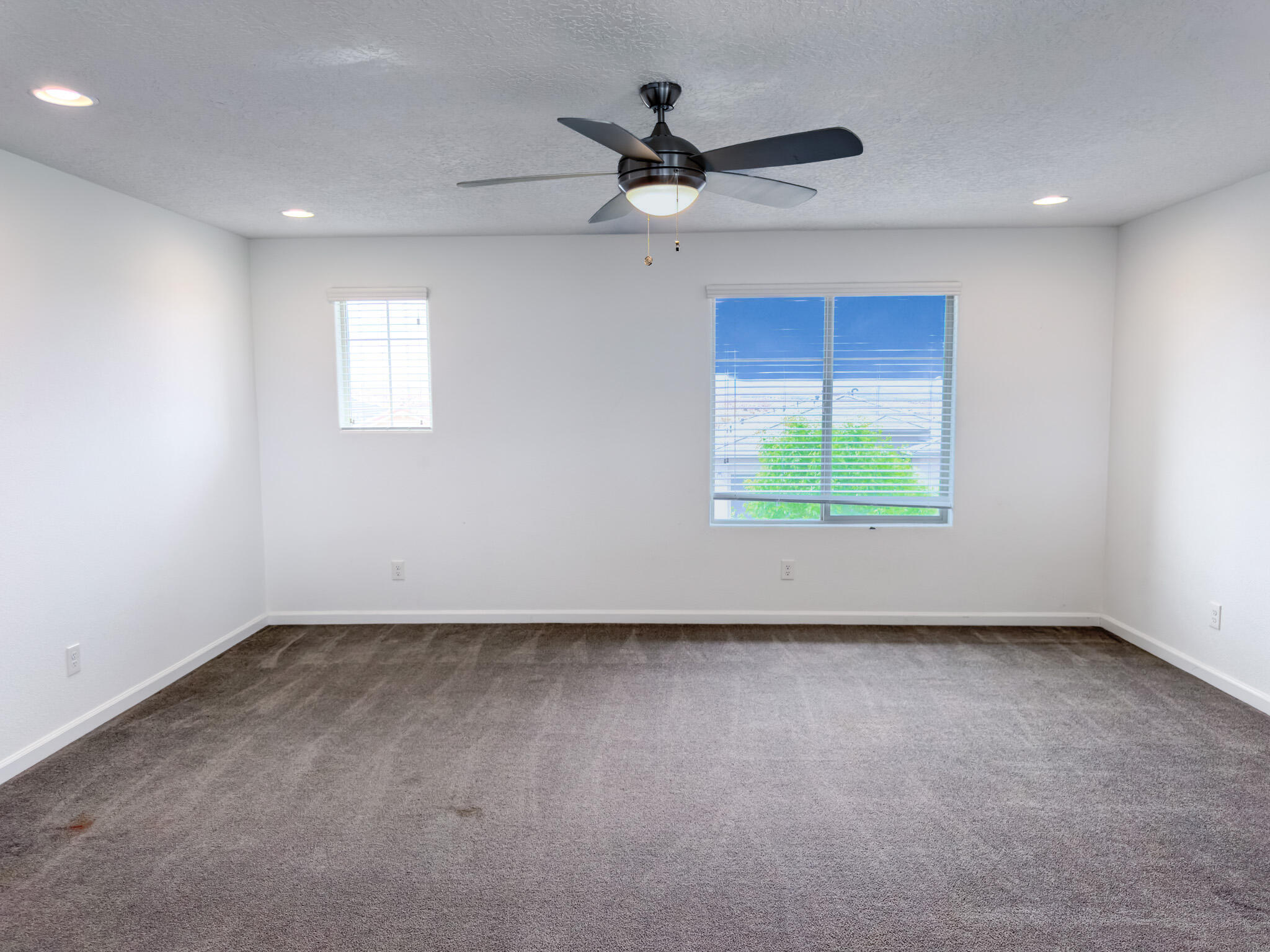 2826 Kings Canyon Loop NE