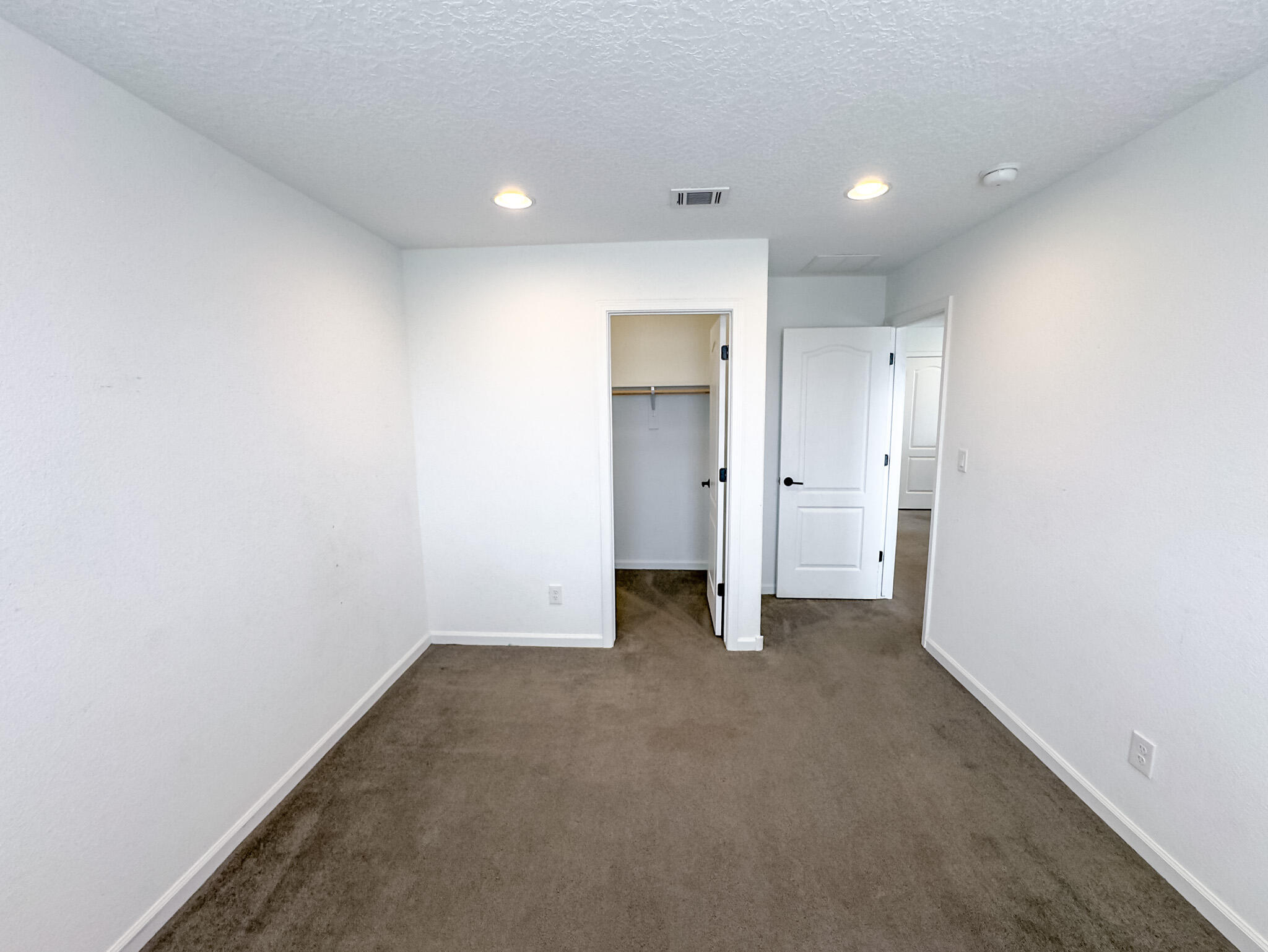 2826 Kings Canyon Loop NE