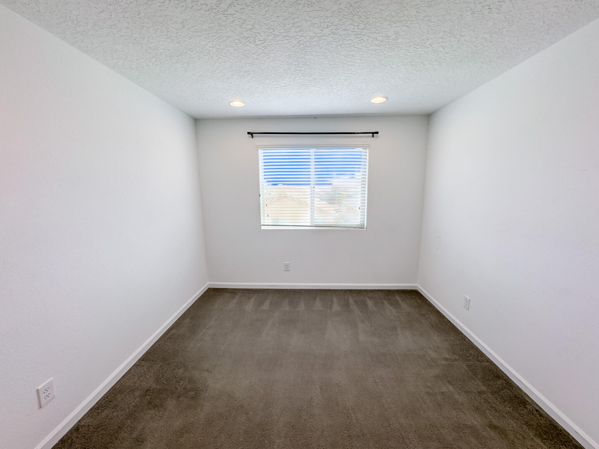 2826 Kings Canyon Loop NE