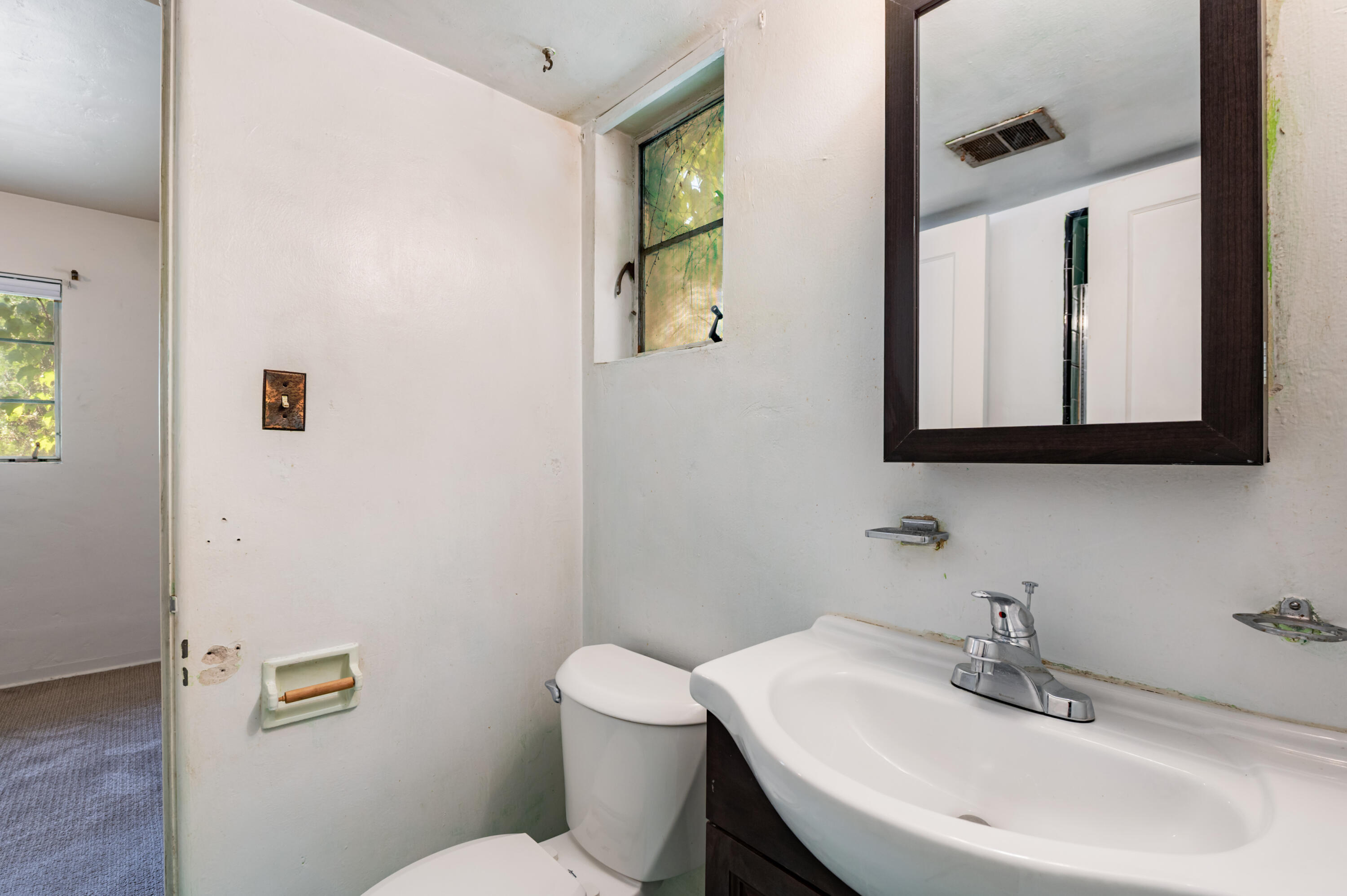 5906 Princess Jeanne Avenue NE