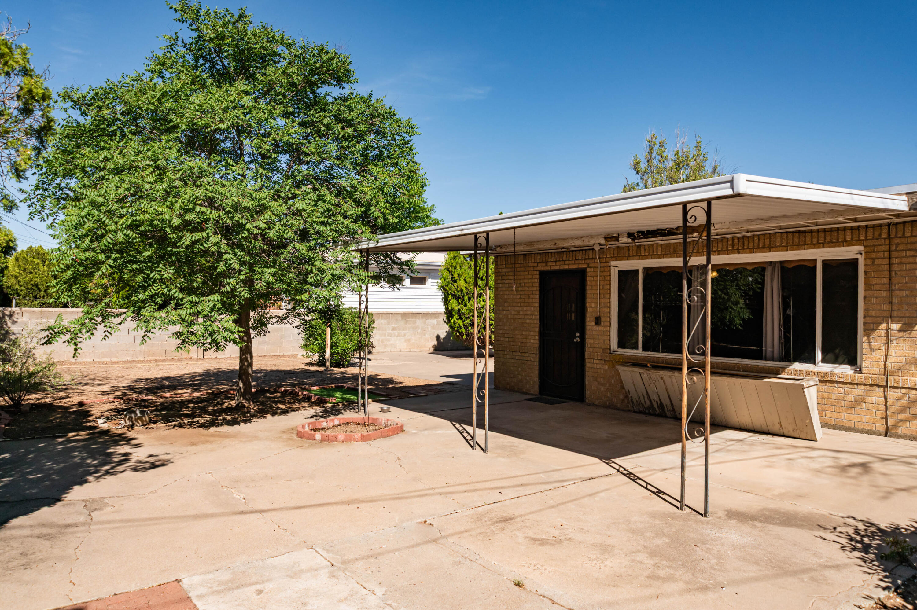 5906 Princess Jeanne Avenue NE