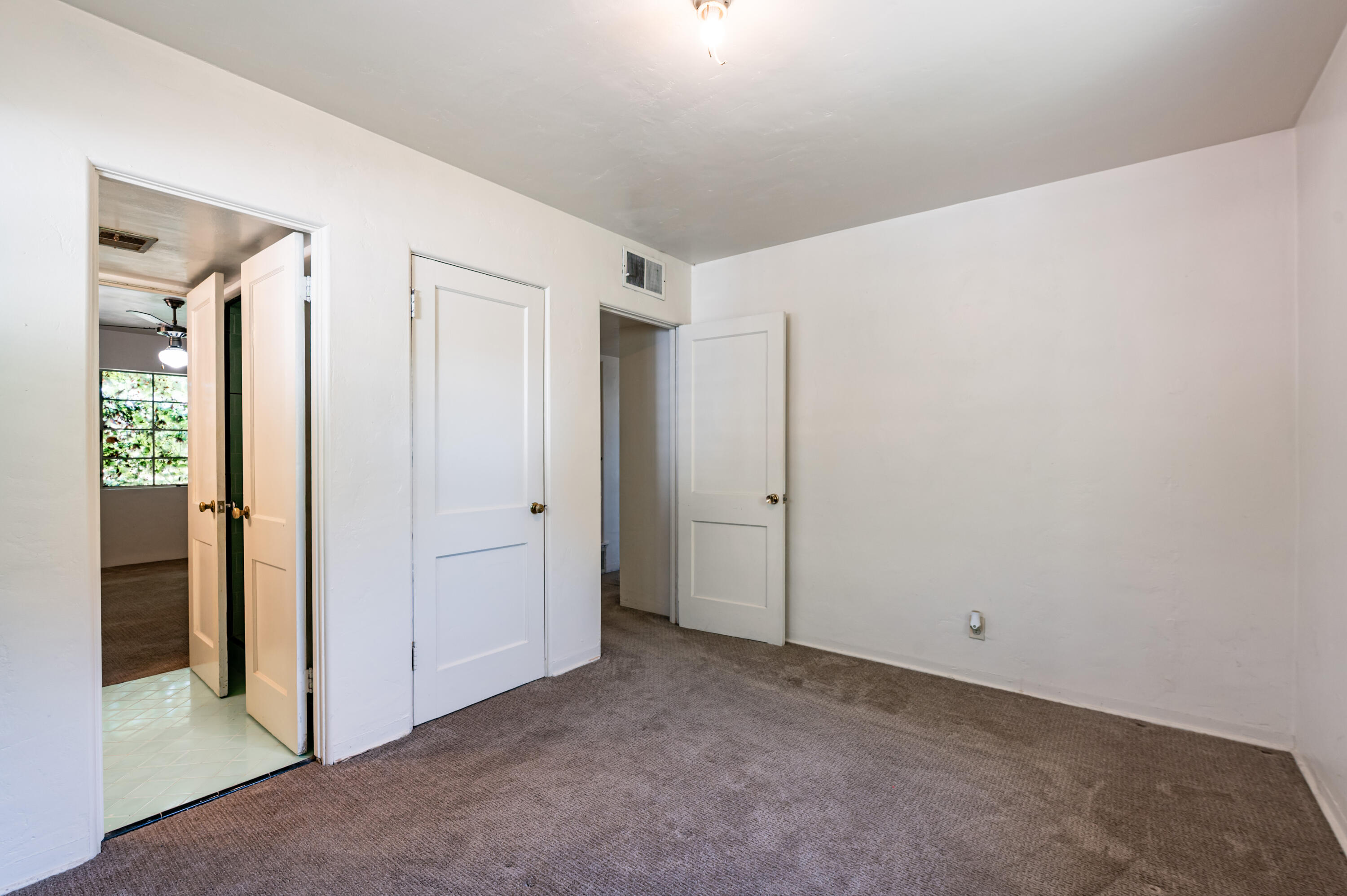 5906 Princess Jeanne Avenue NE