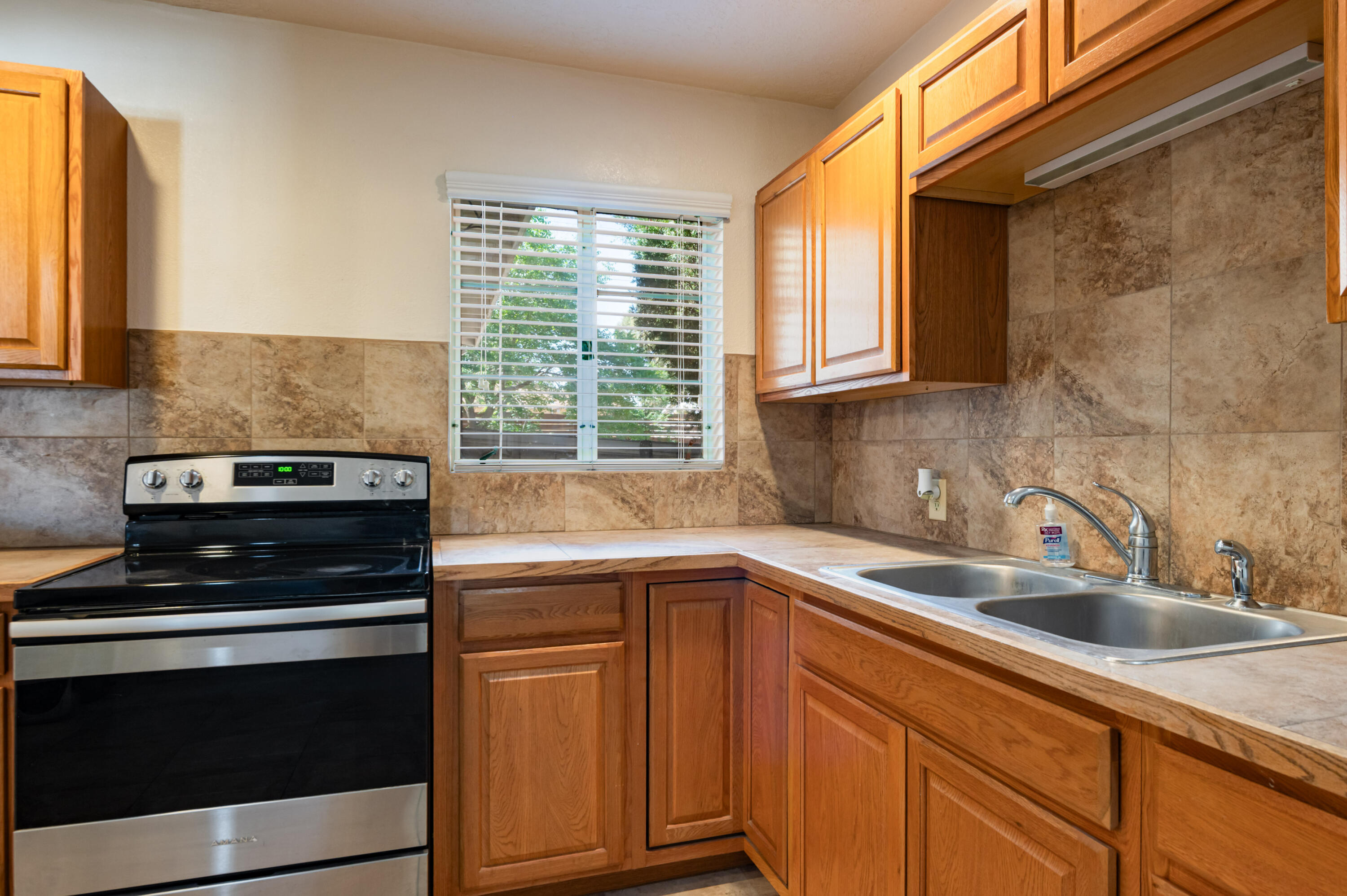 5906 Princess Jeanne Avenue NE