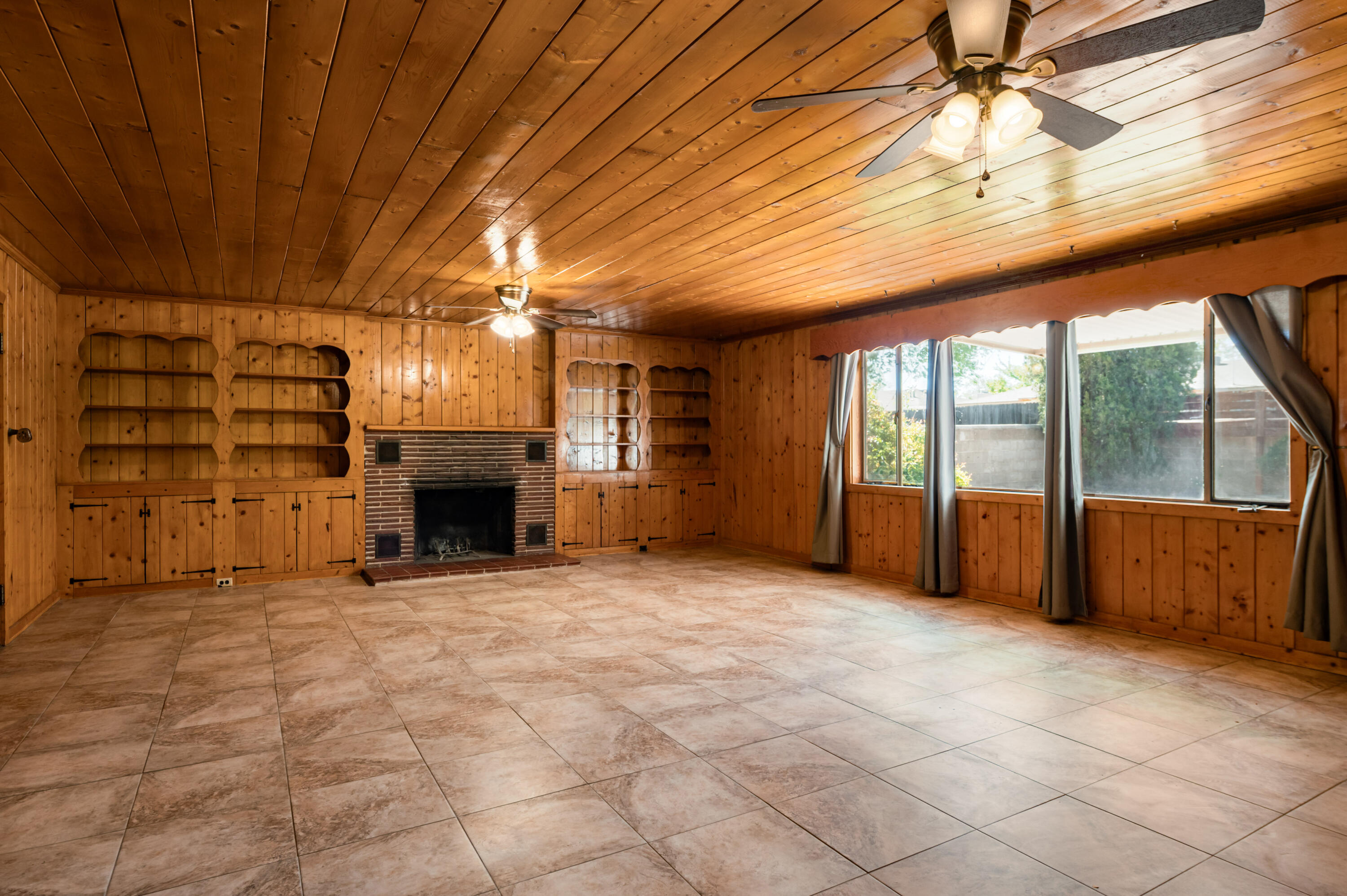 5906 Princess Jeanne Avenue NE