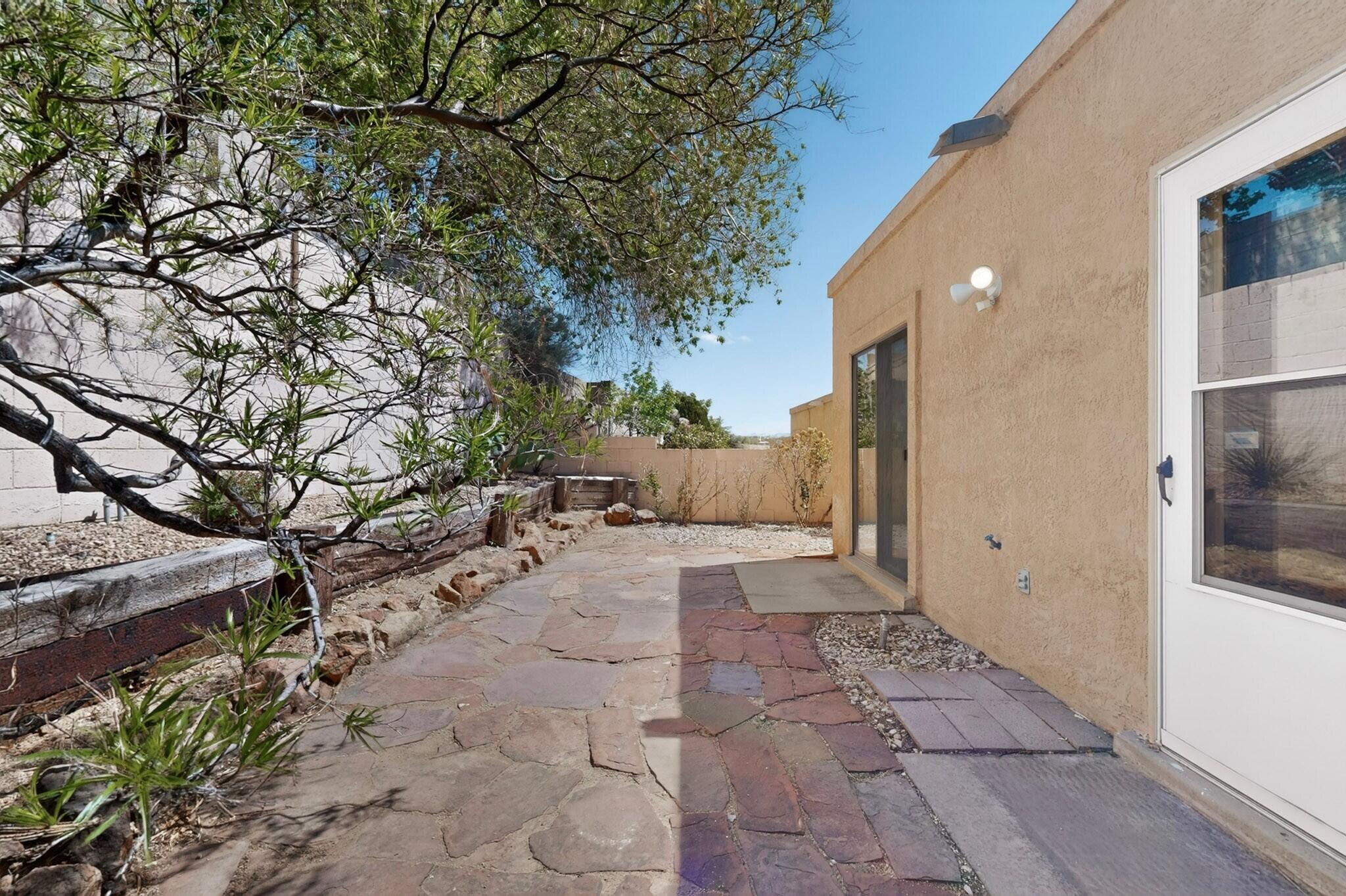 5004 Edwards Drive NE