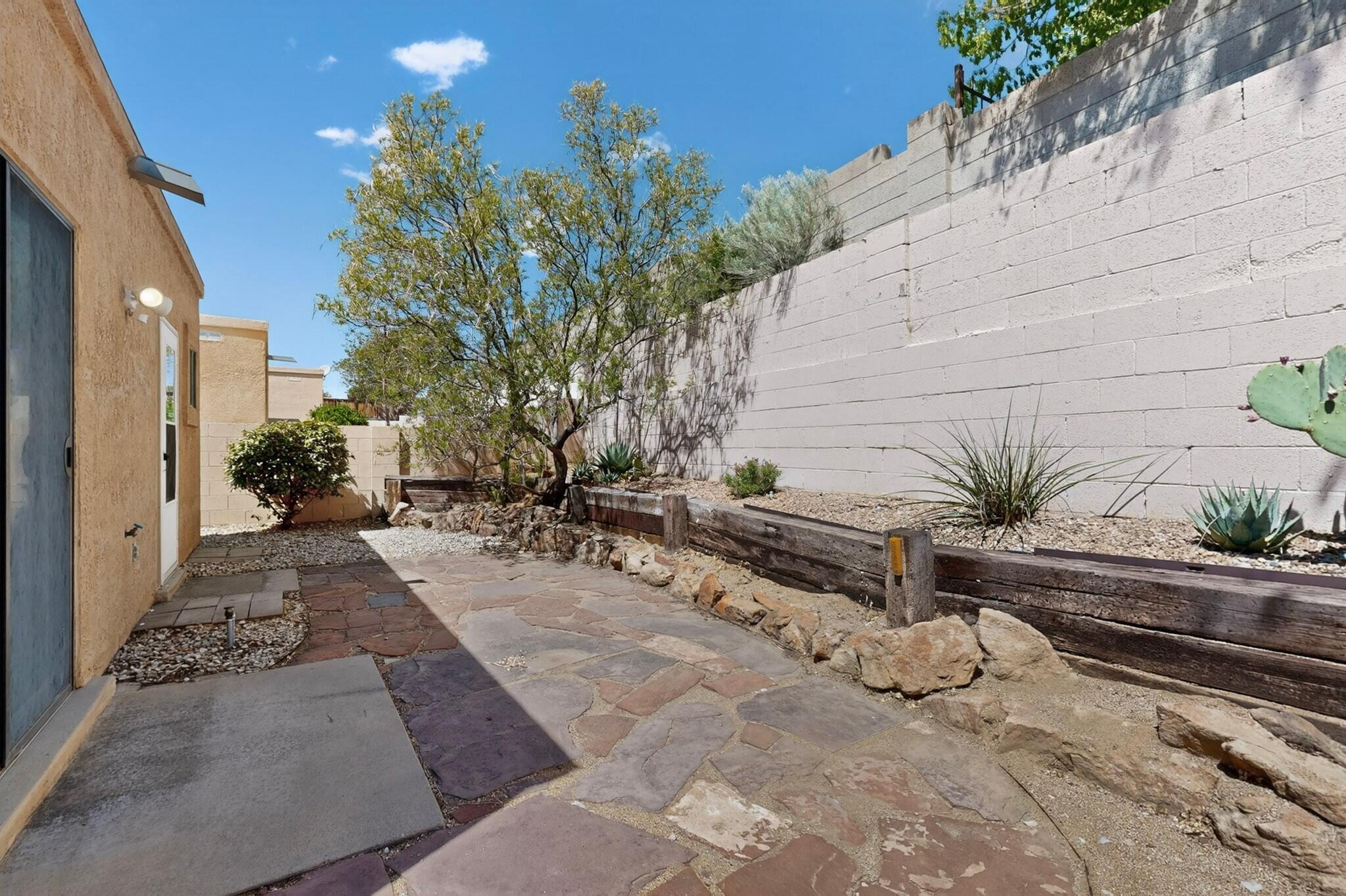 5004 Edwards Drive NE