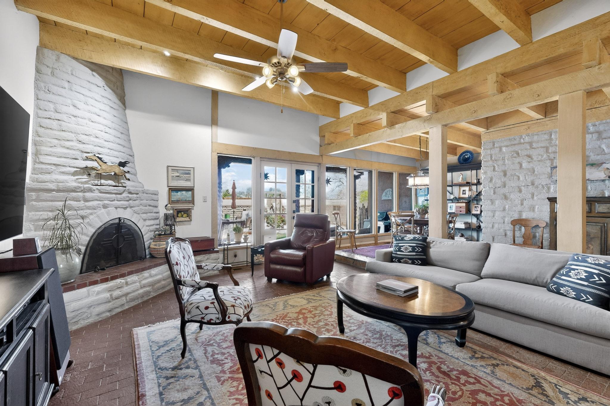 611 Camino Espanol NW