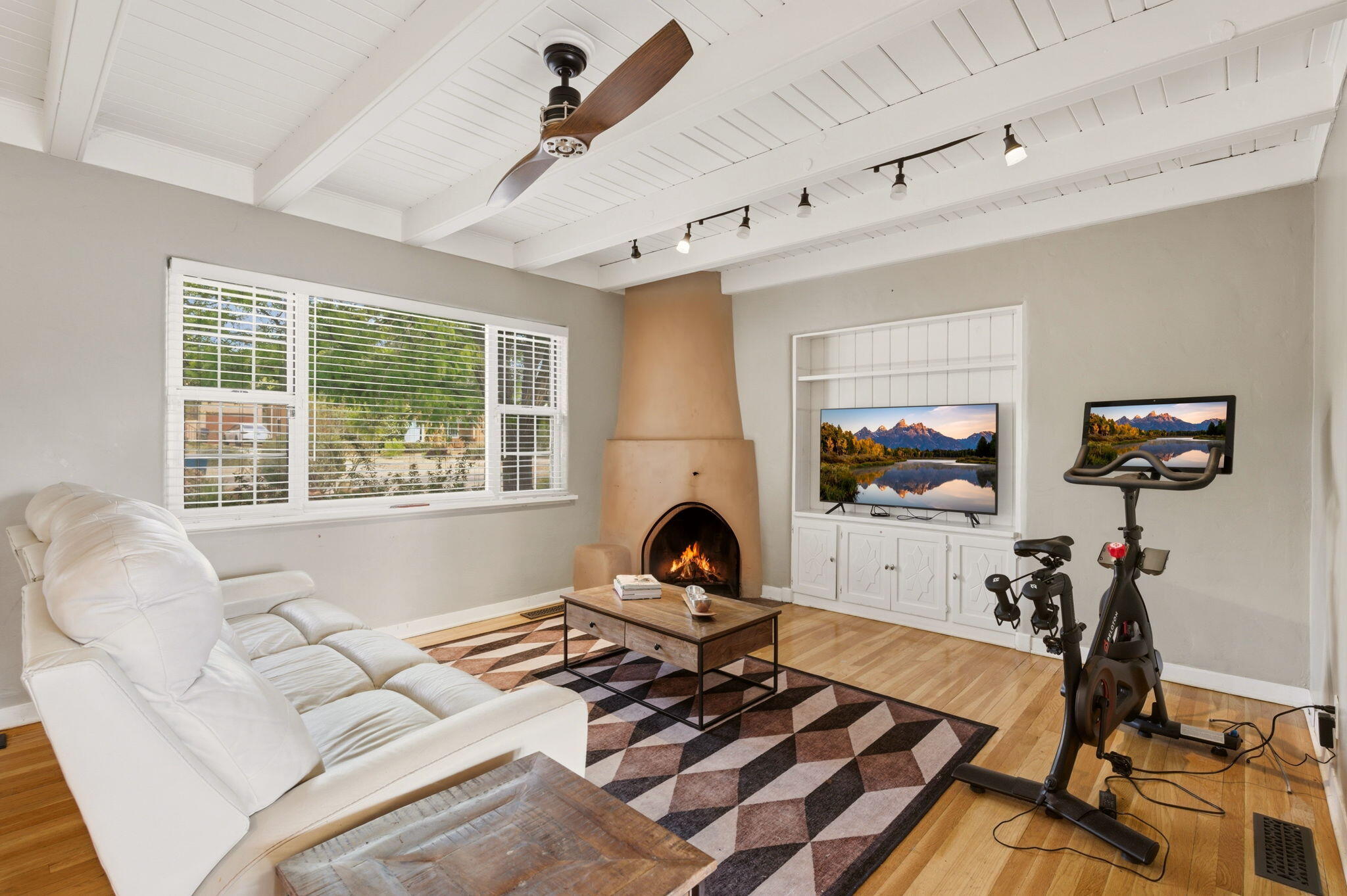316 Aliso Drive SE