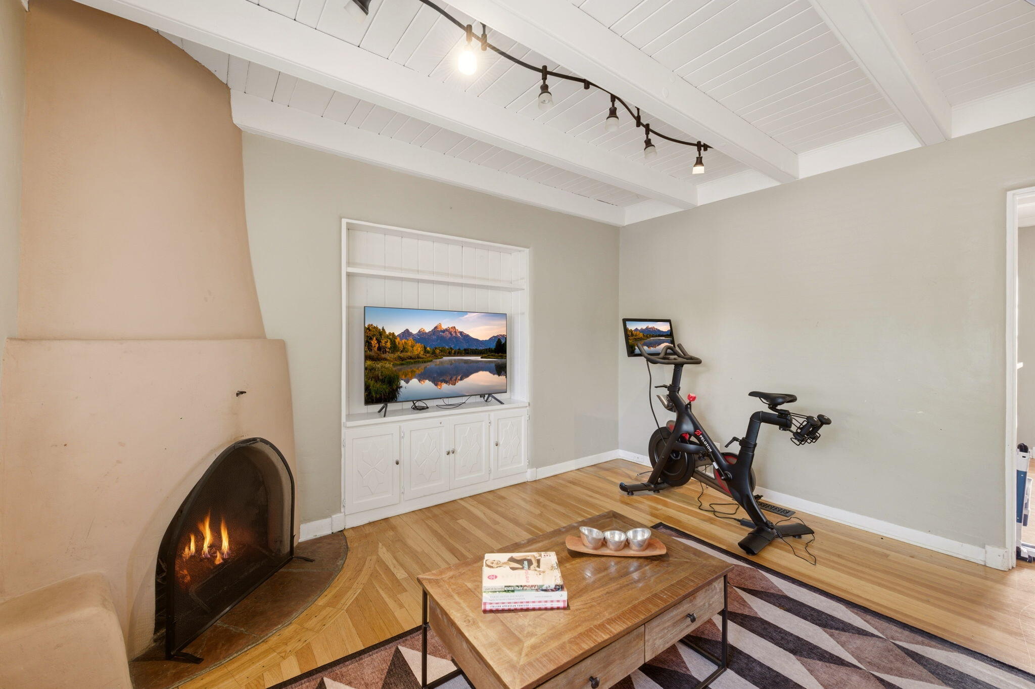 316 Aliso Drive SE