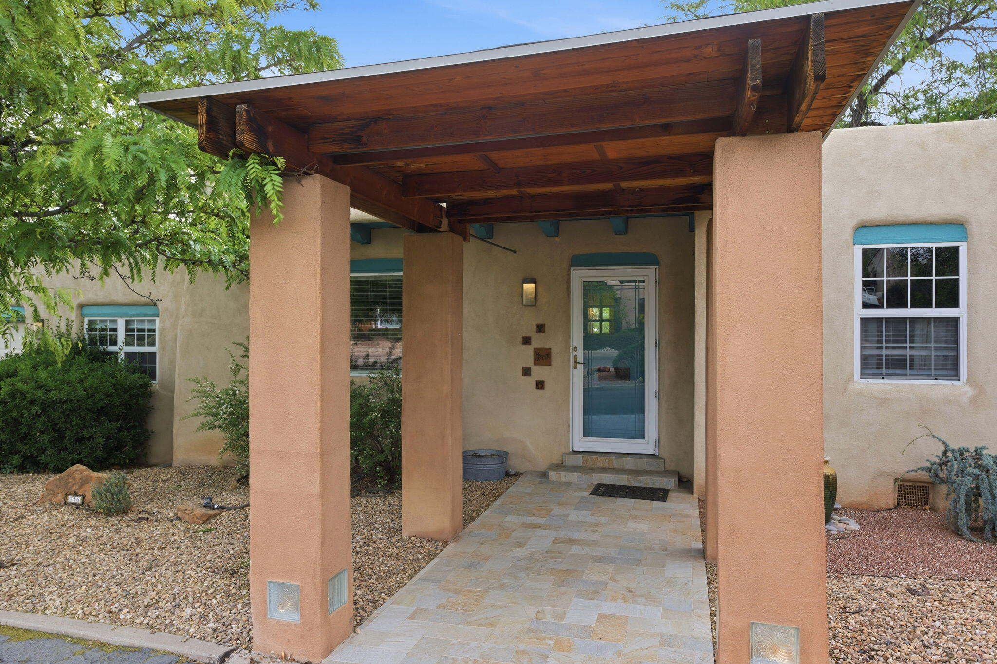 316 Aliso Drive SE