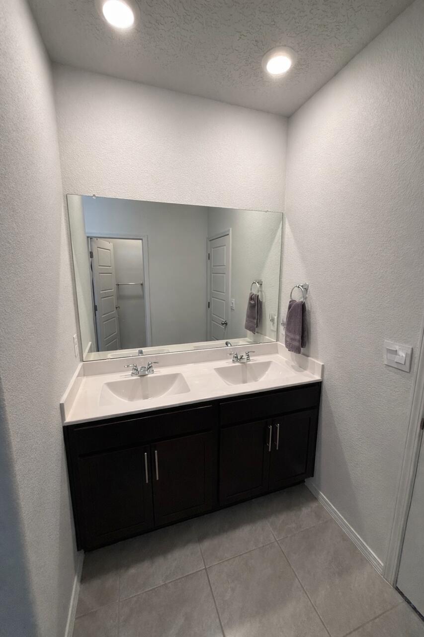 10543 Valedon Lane SW