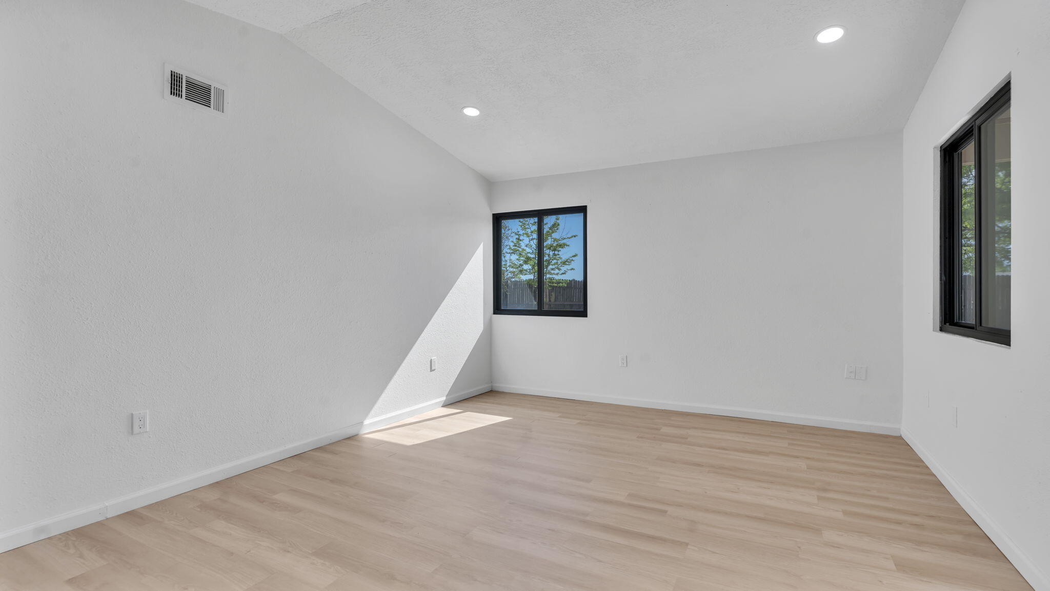 672 Sunflower Drive SW