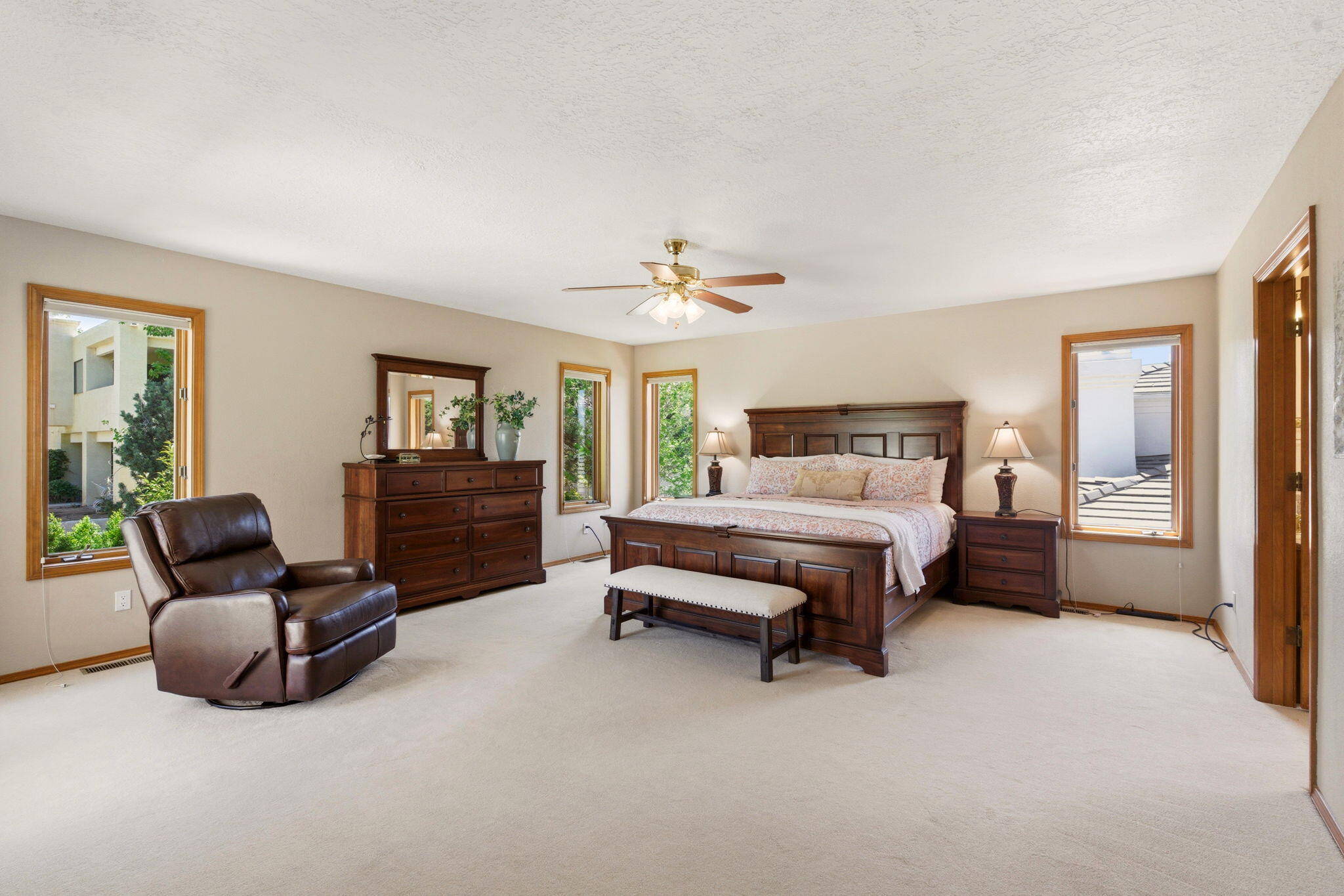 11109 Country Club NE