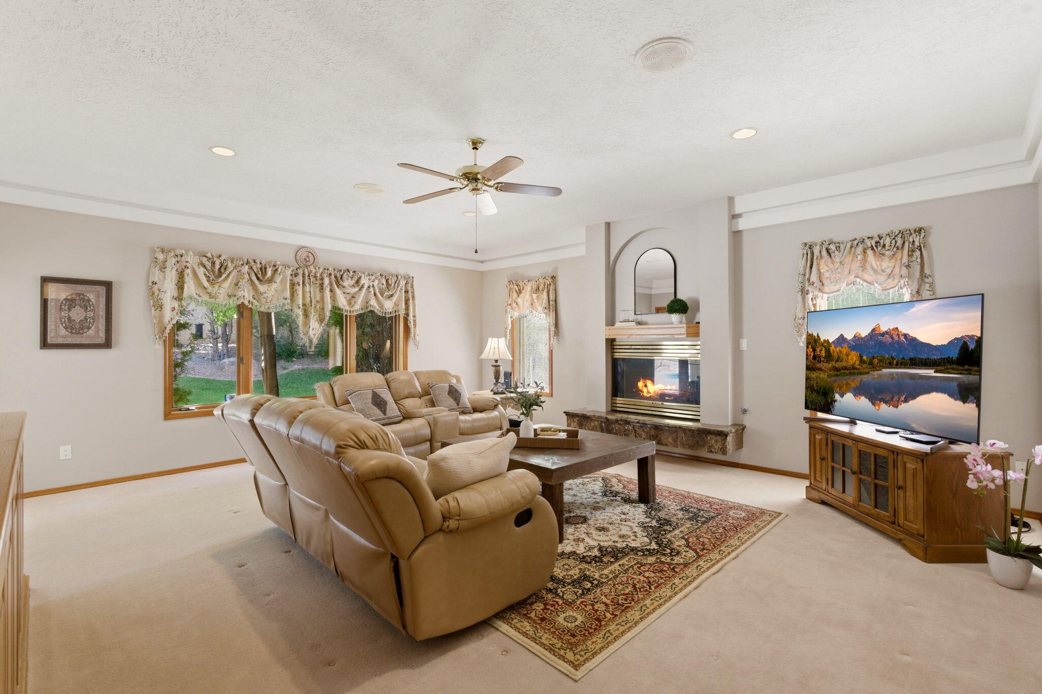 11109 Country Club NE