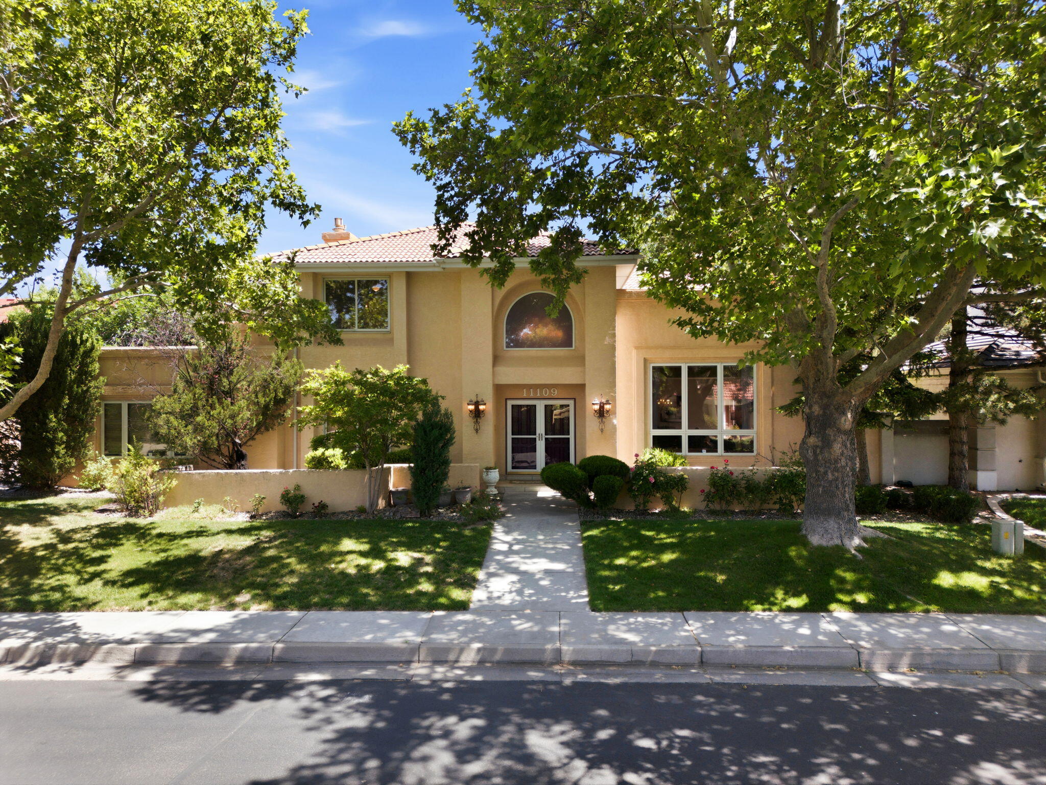 11109 Country Club NE