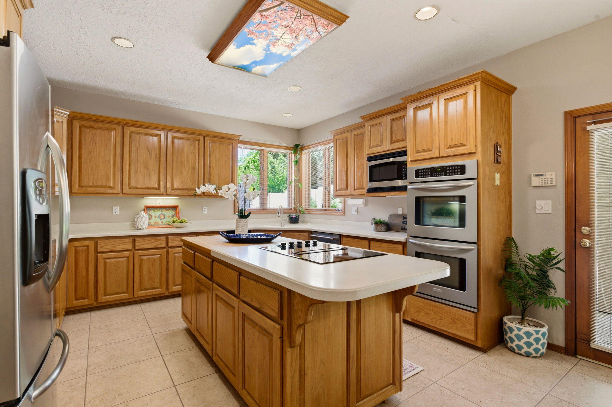 11109 Country Club NE