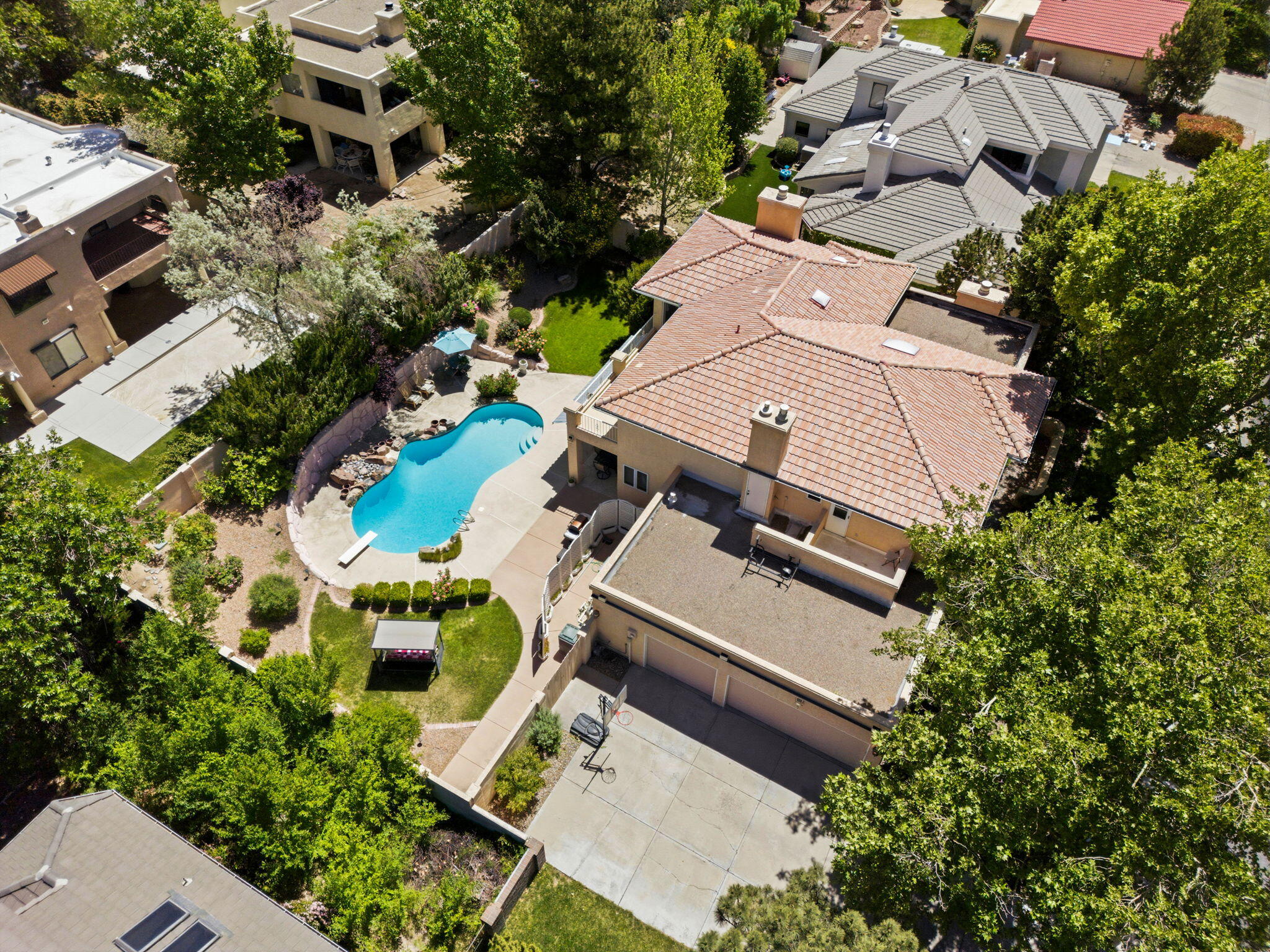 11109 Country Club NE