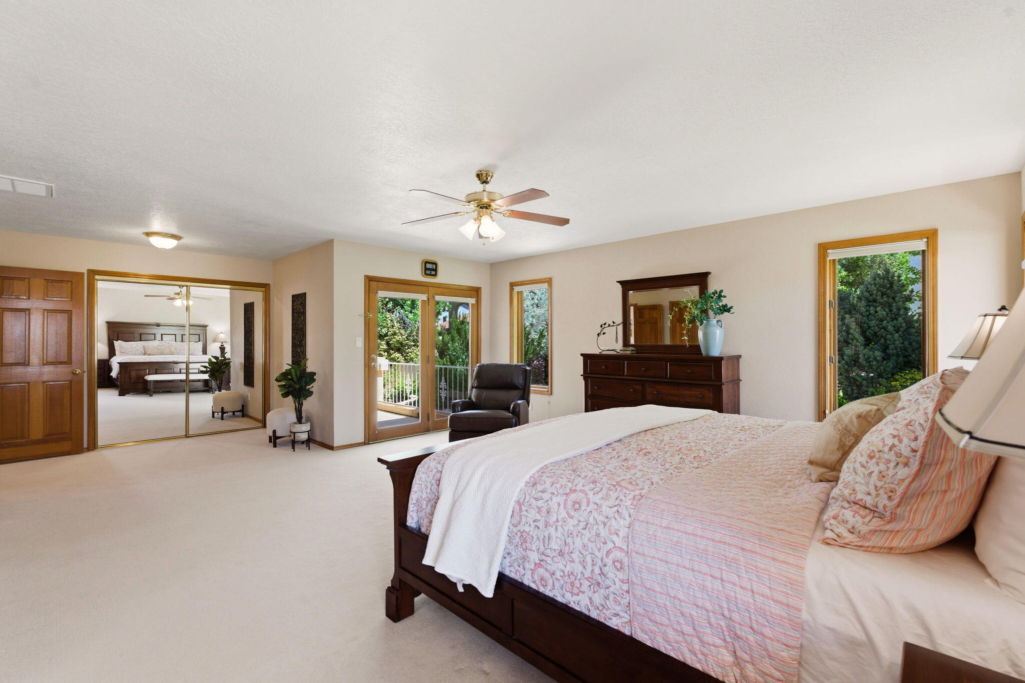 11109 Country Club NE