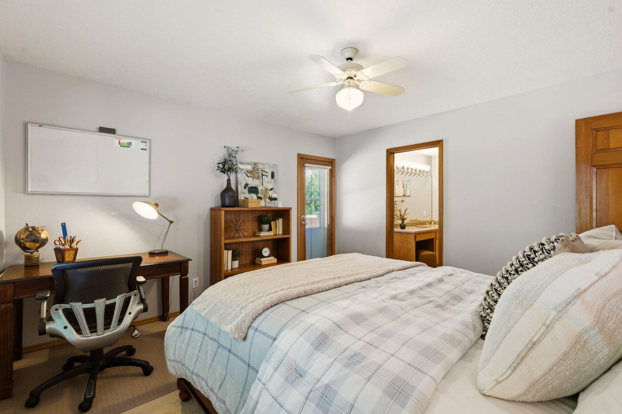 11109 Country Club NE