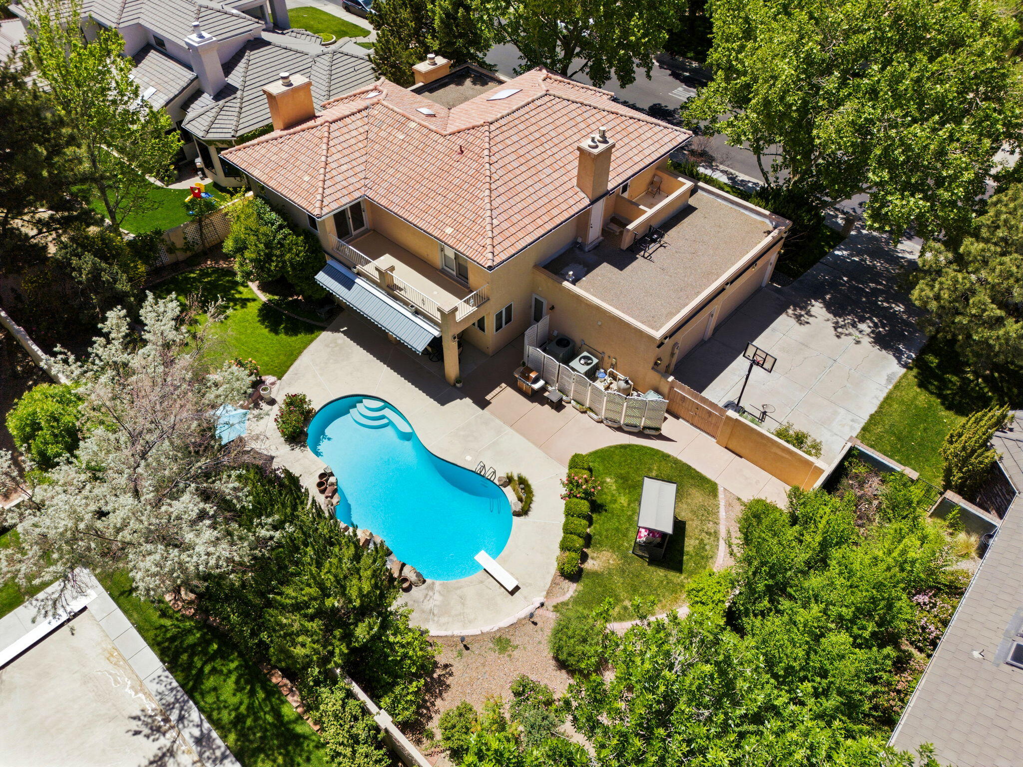 11109 Country Club NE