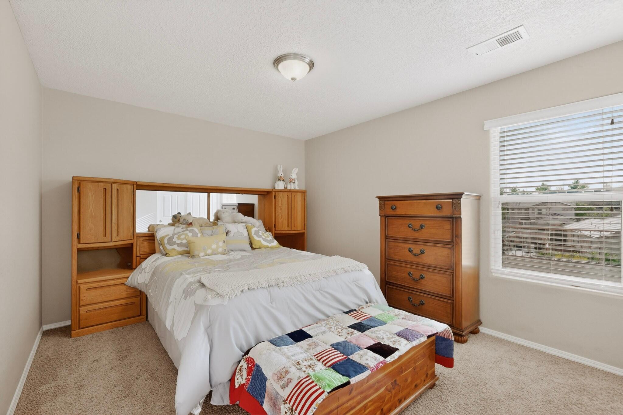 1017 Threadgrass Road NE