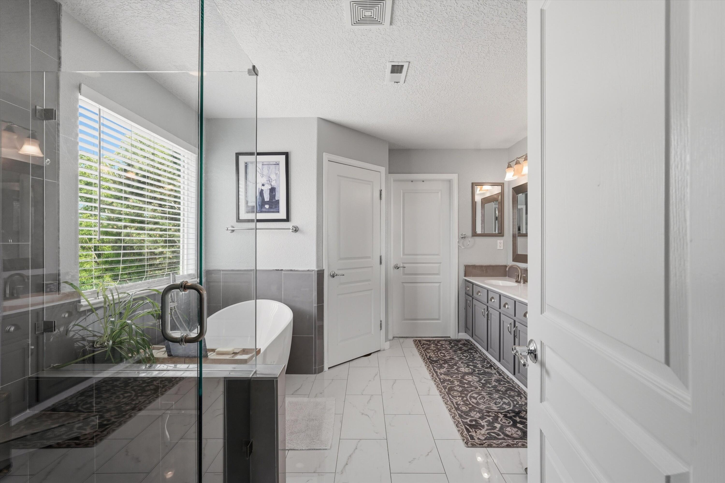 10205 Avenida Vista Sol NW