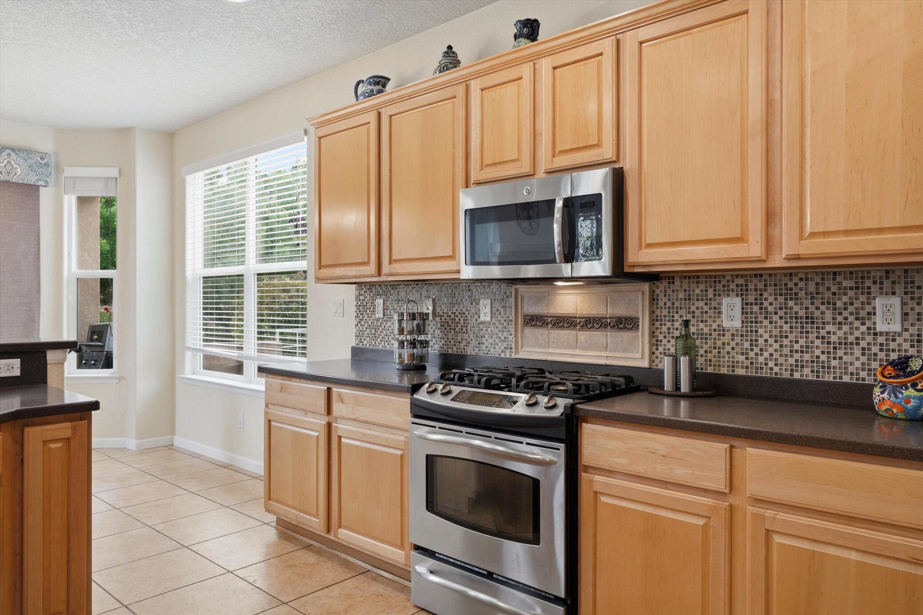 10205 Avenida Vista Sol NW