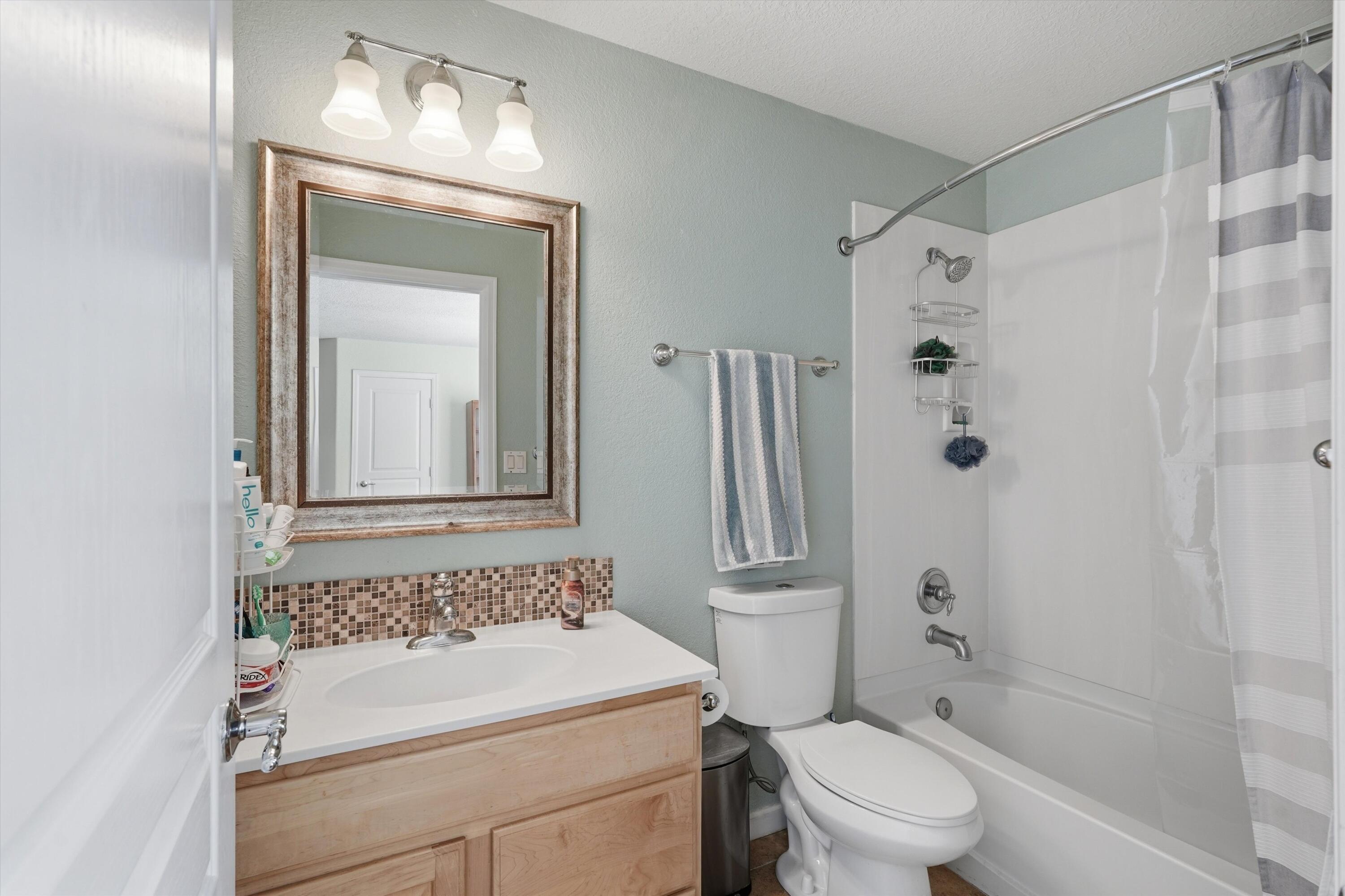 10205 Avenida Vista Sol NW