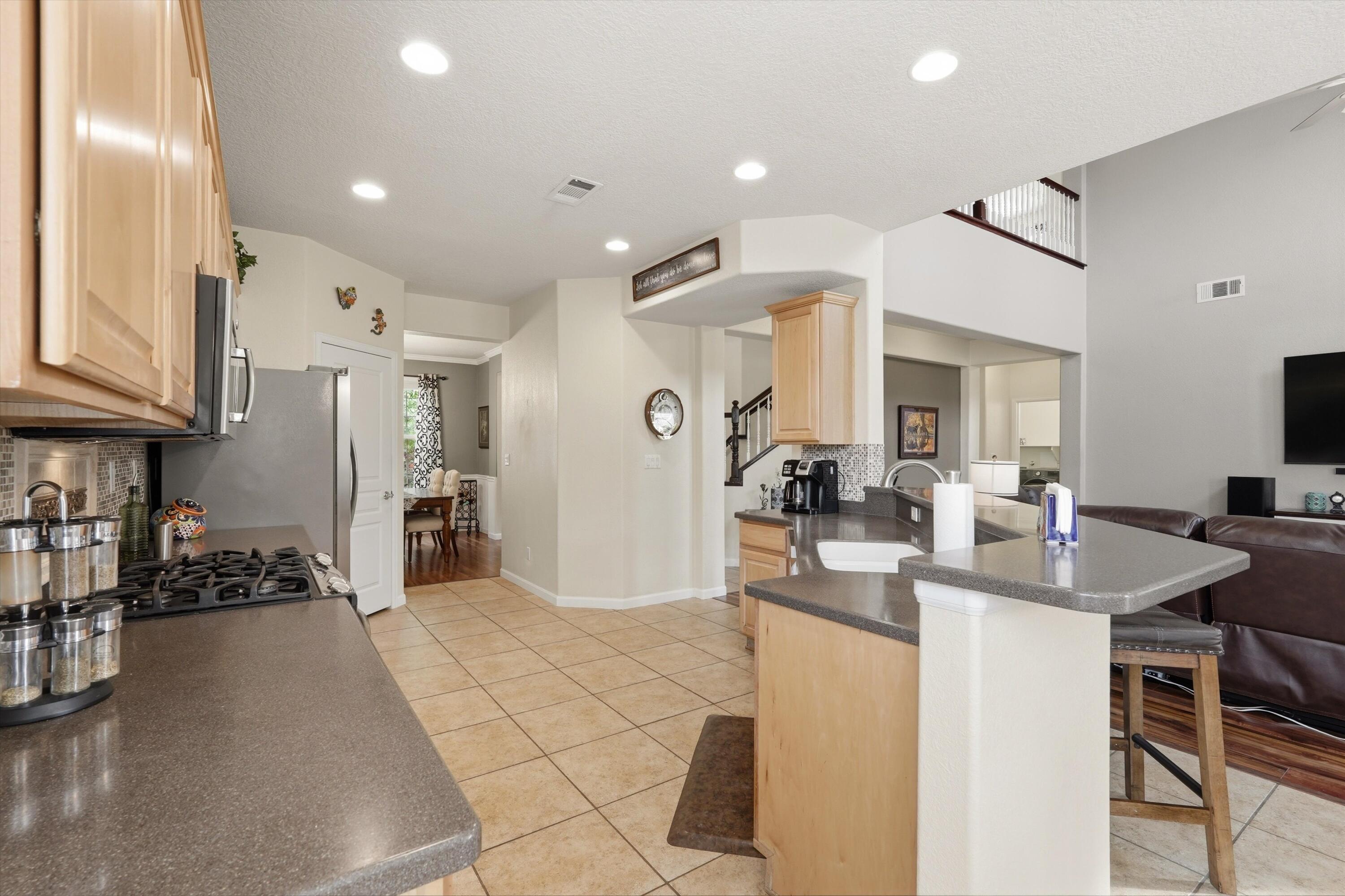 10205 Avenida Vista Sol NW