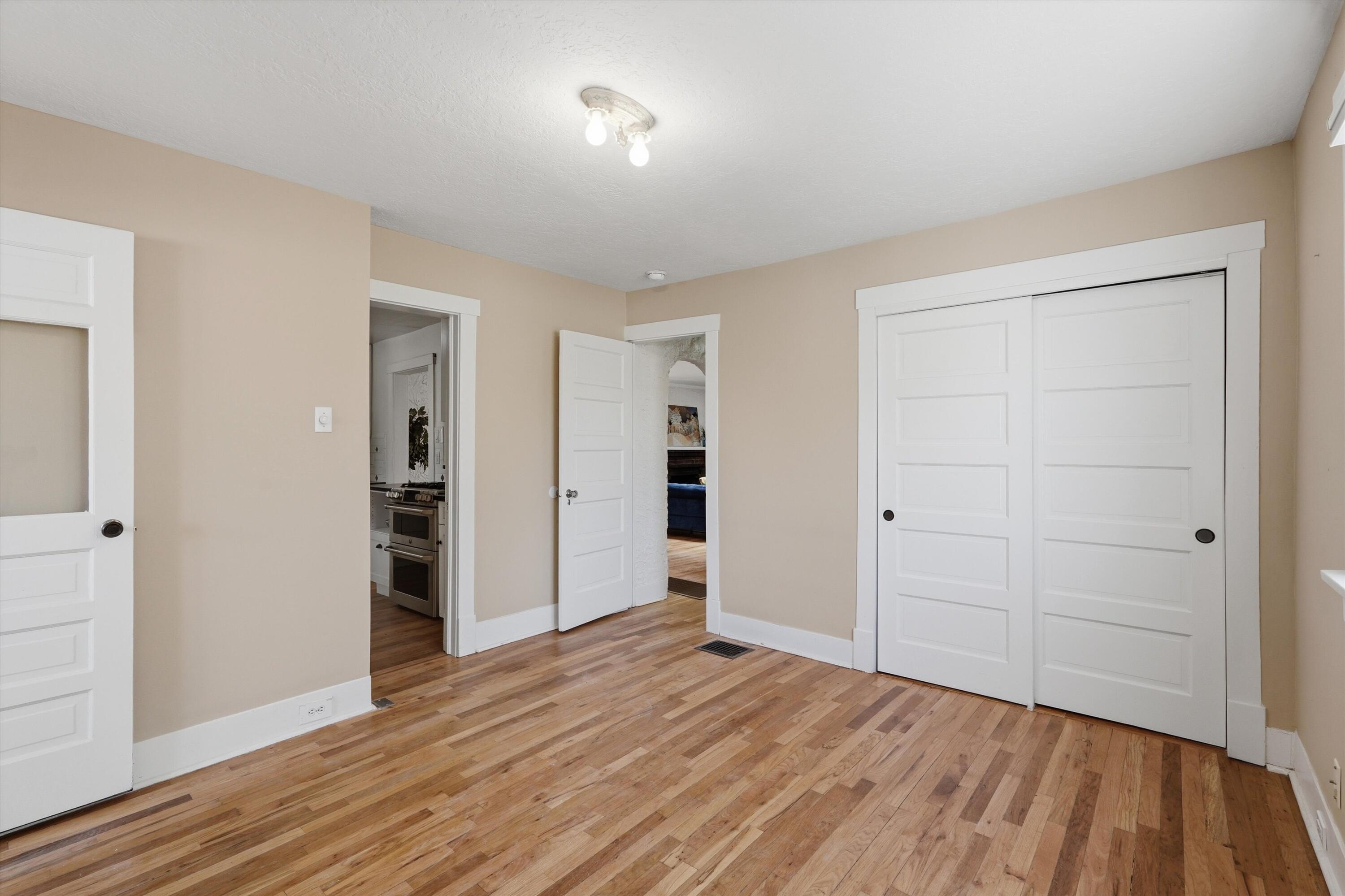 217 Amherst Drive NE