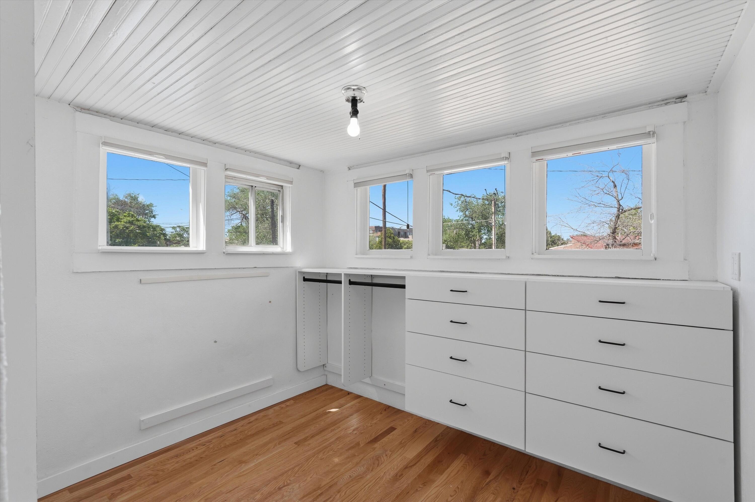 217 Amherst Drive NE