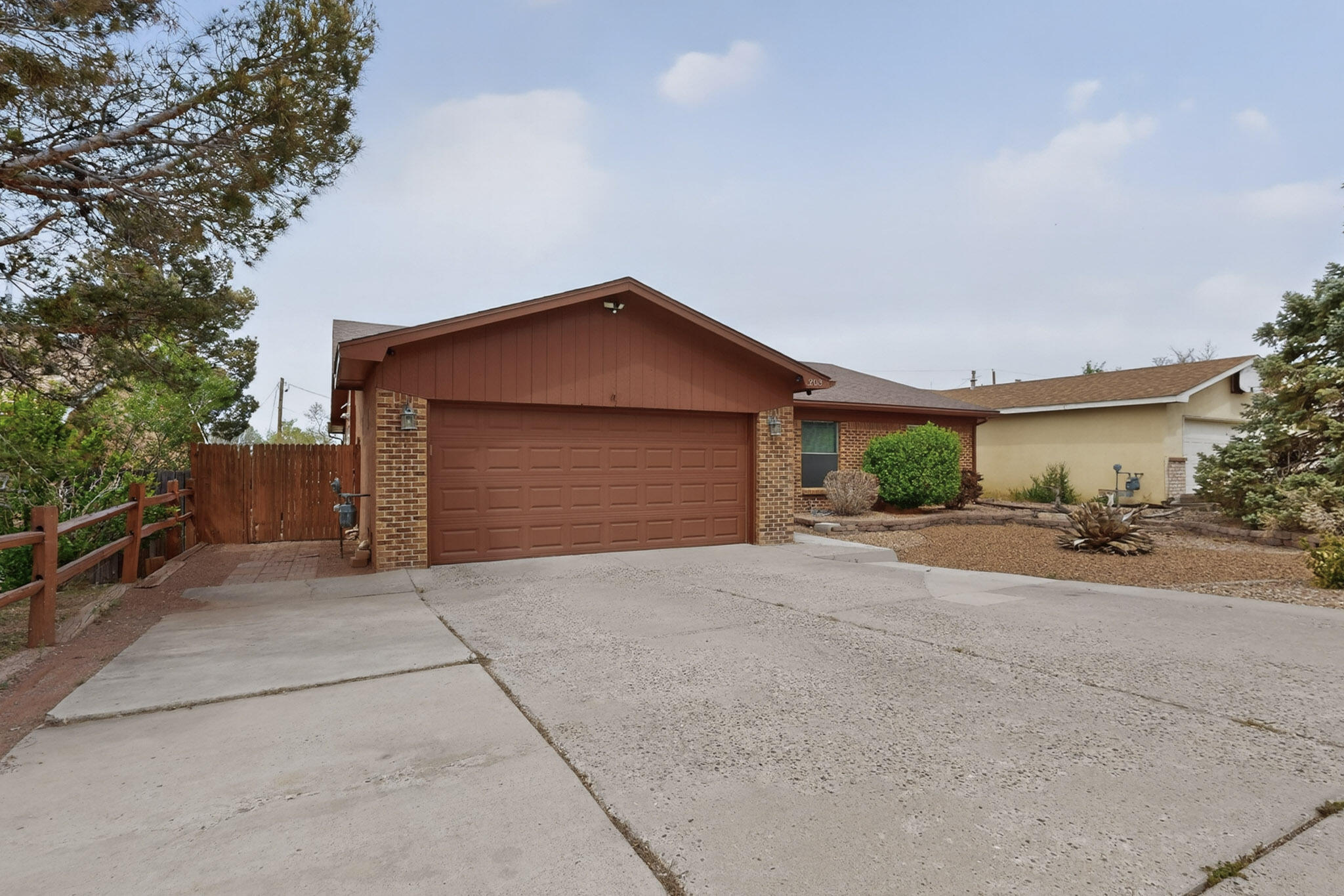 203 Monte Largo Drive NE