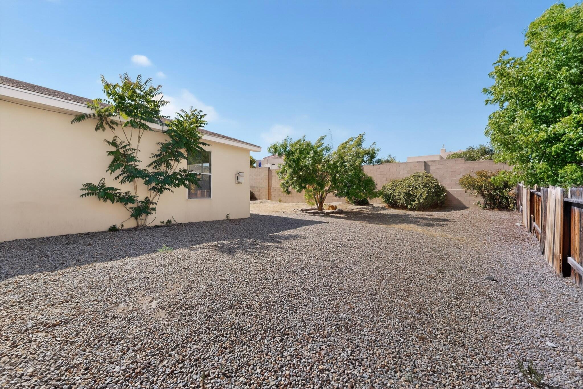 8310 Rancho Paraiso NW