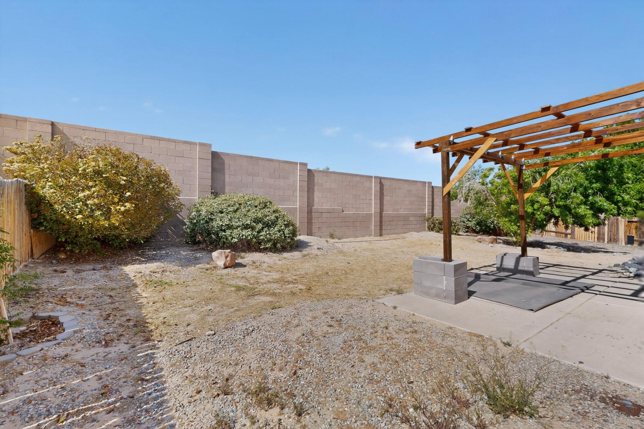 8310 Rancho Paraiso NW