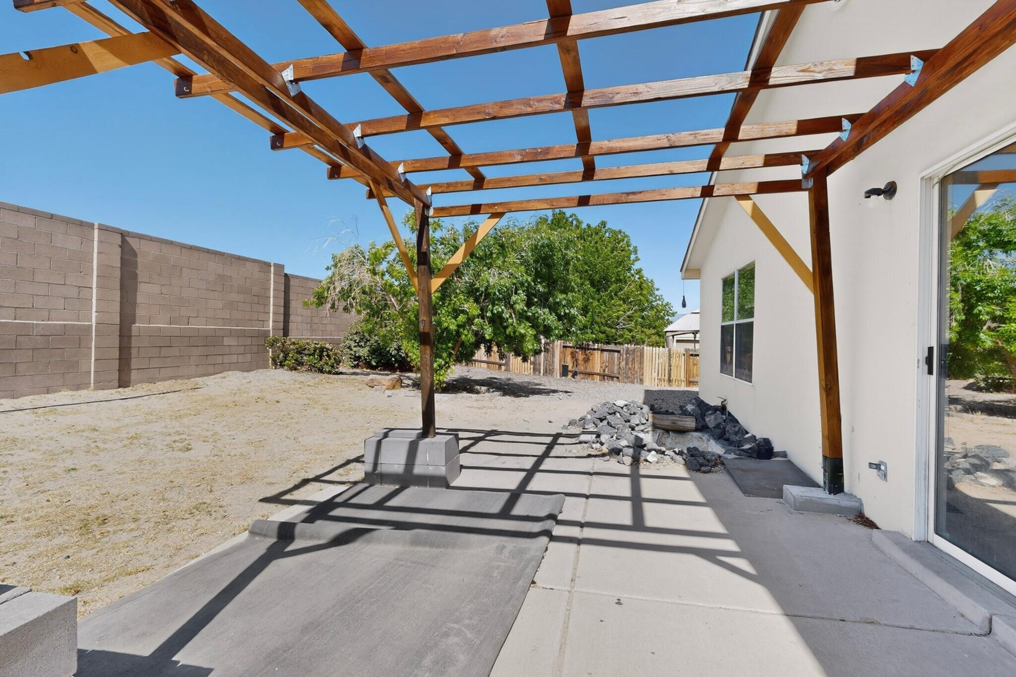 8310 Rancho Paraiso NW