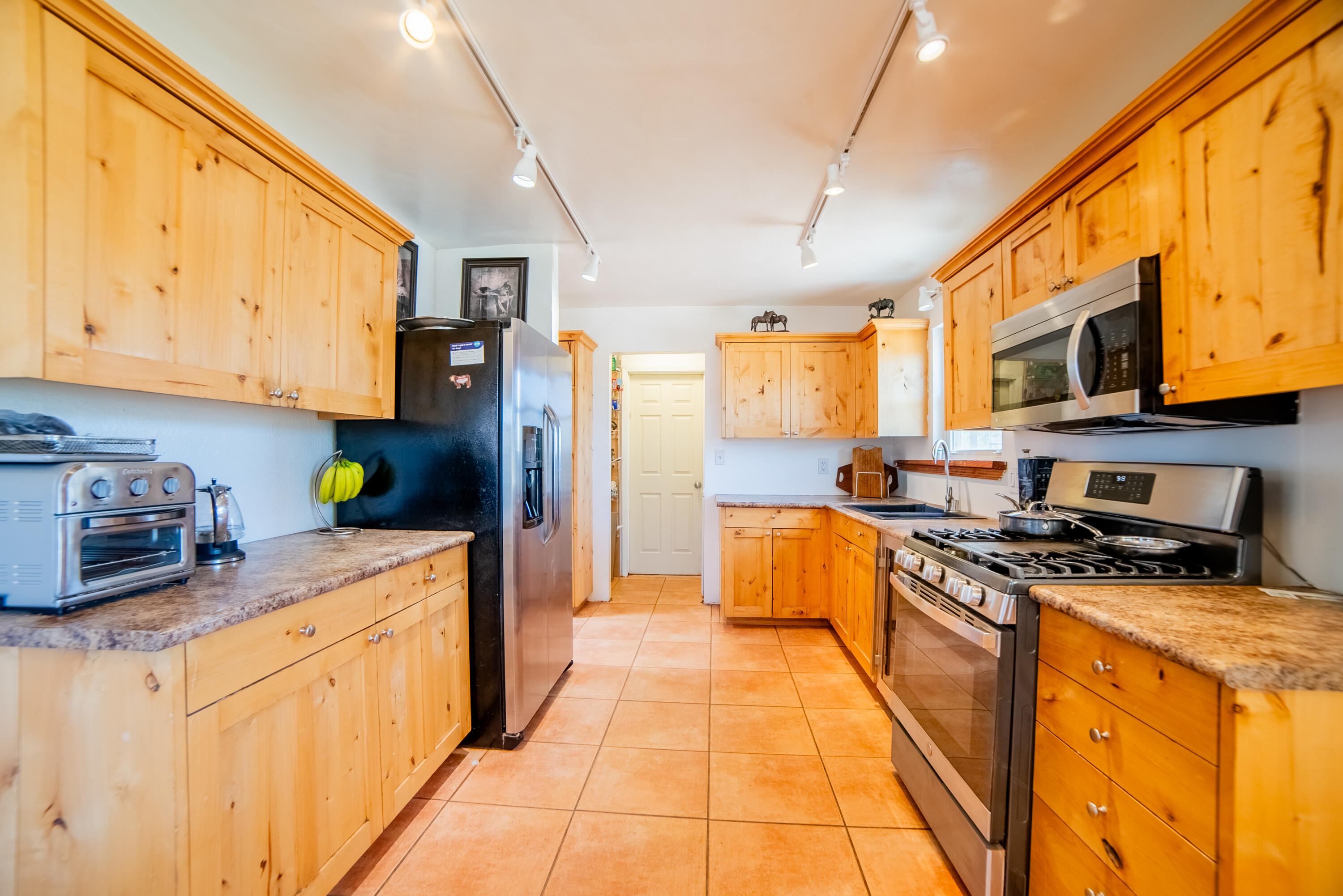 1407 Borrego