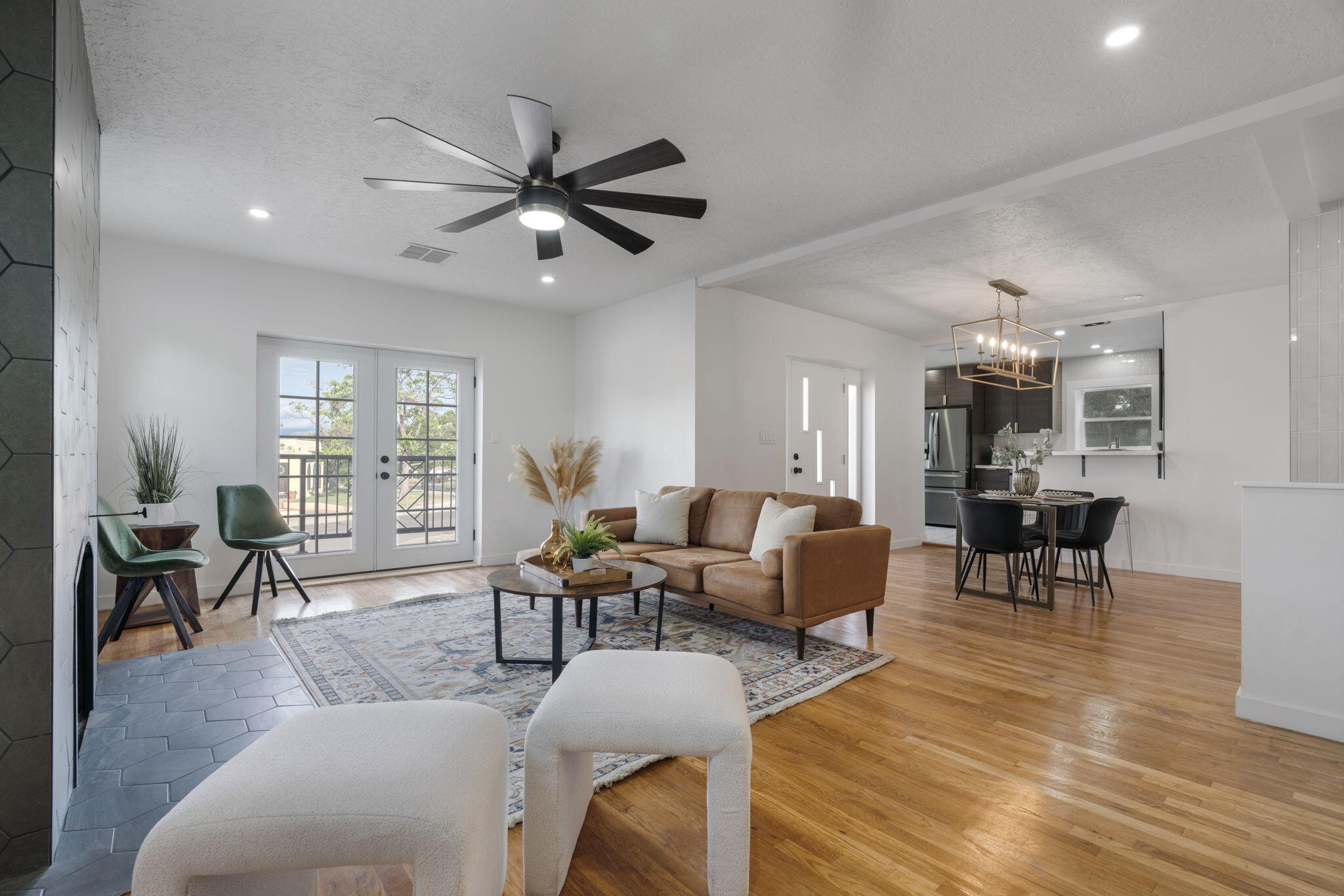 219 Solano Drive SE