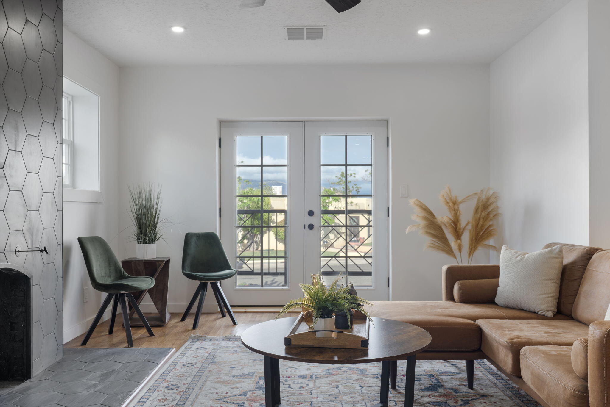 219 Solano Drive SE