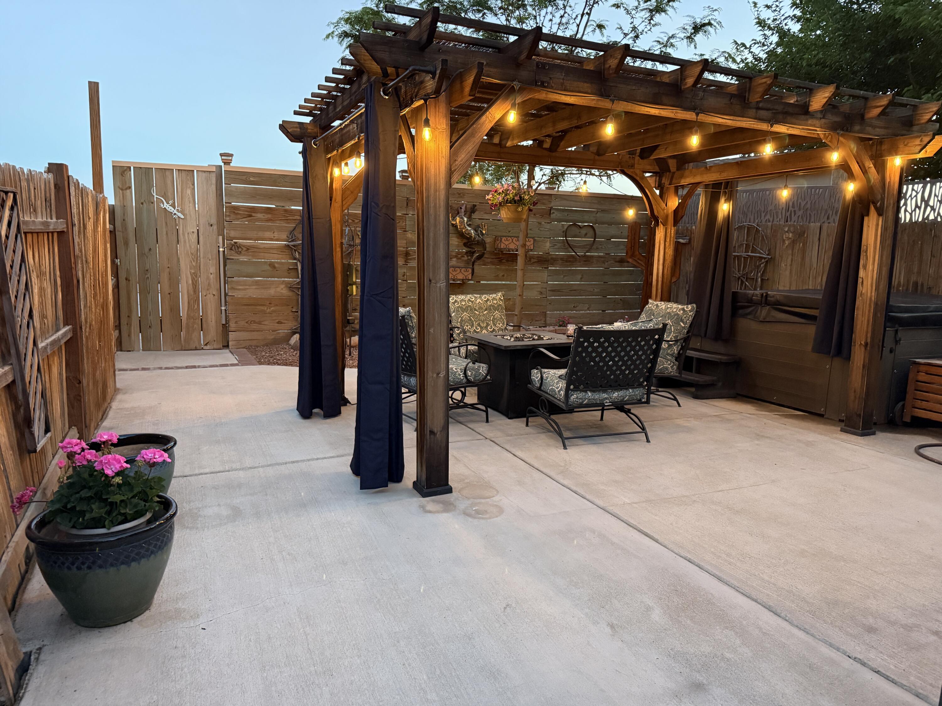 5308 Chuckwagon Trail NW