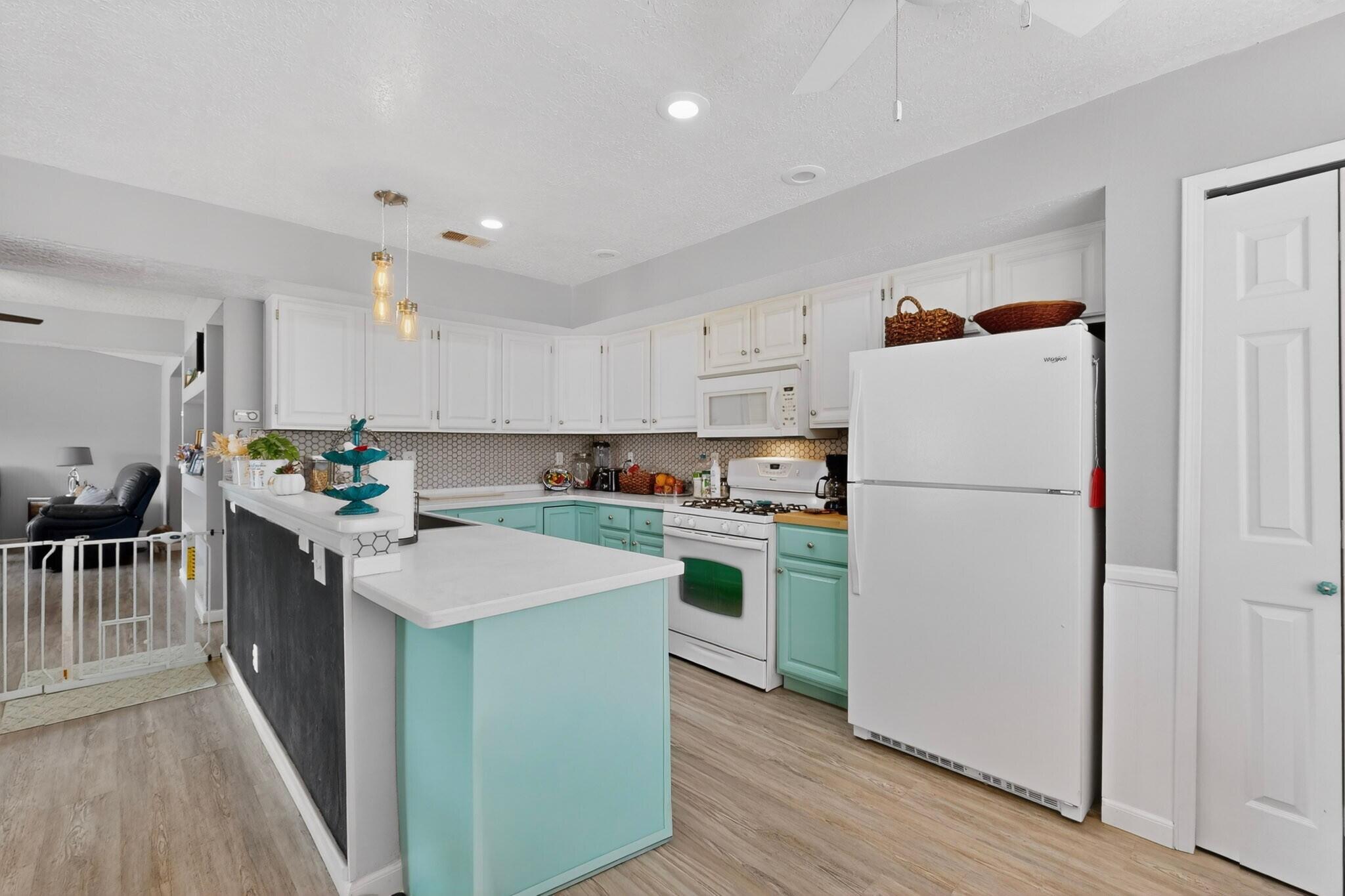45 Castle Rock Road SE