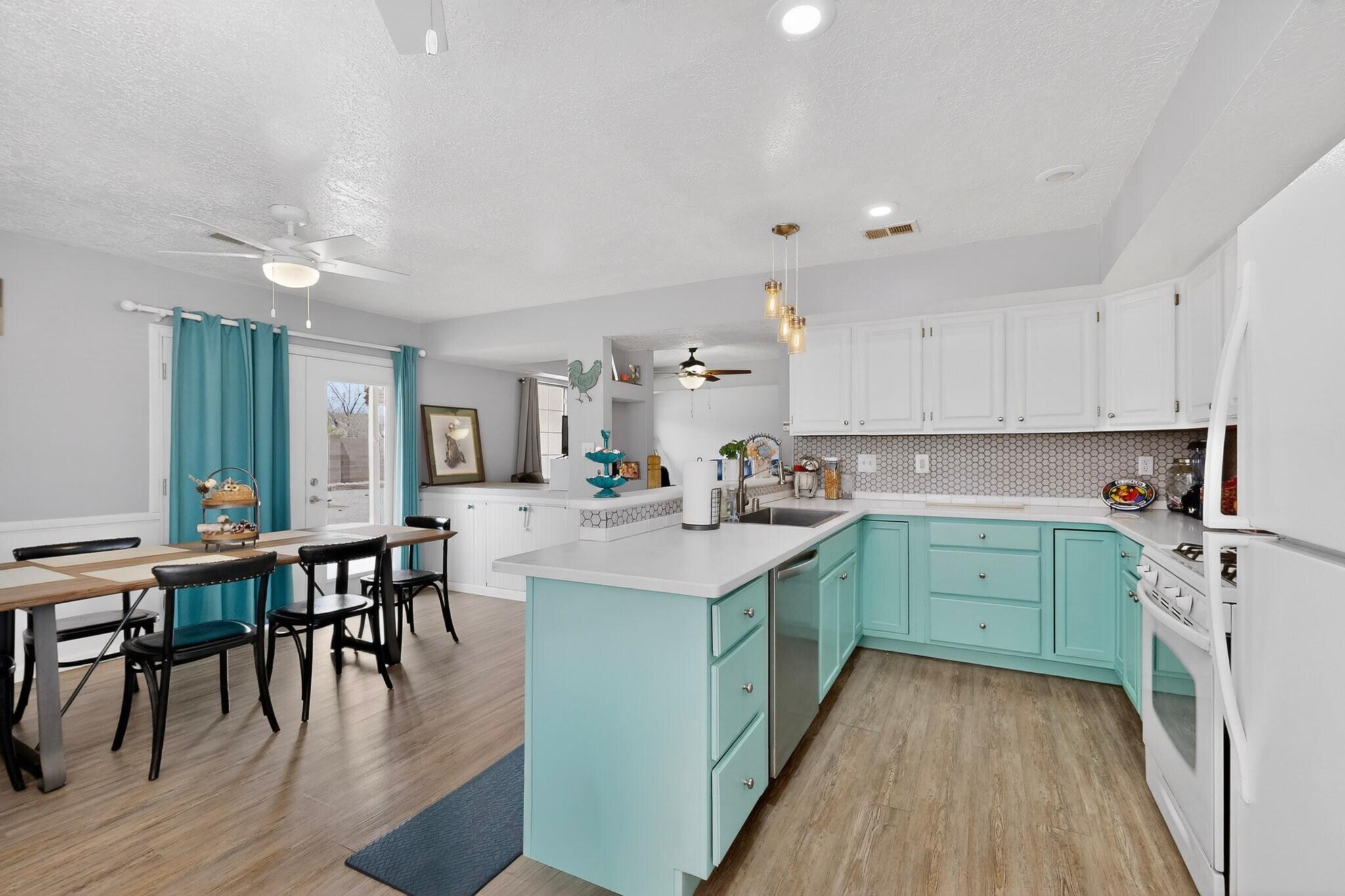 45 Castle Rock Road SE