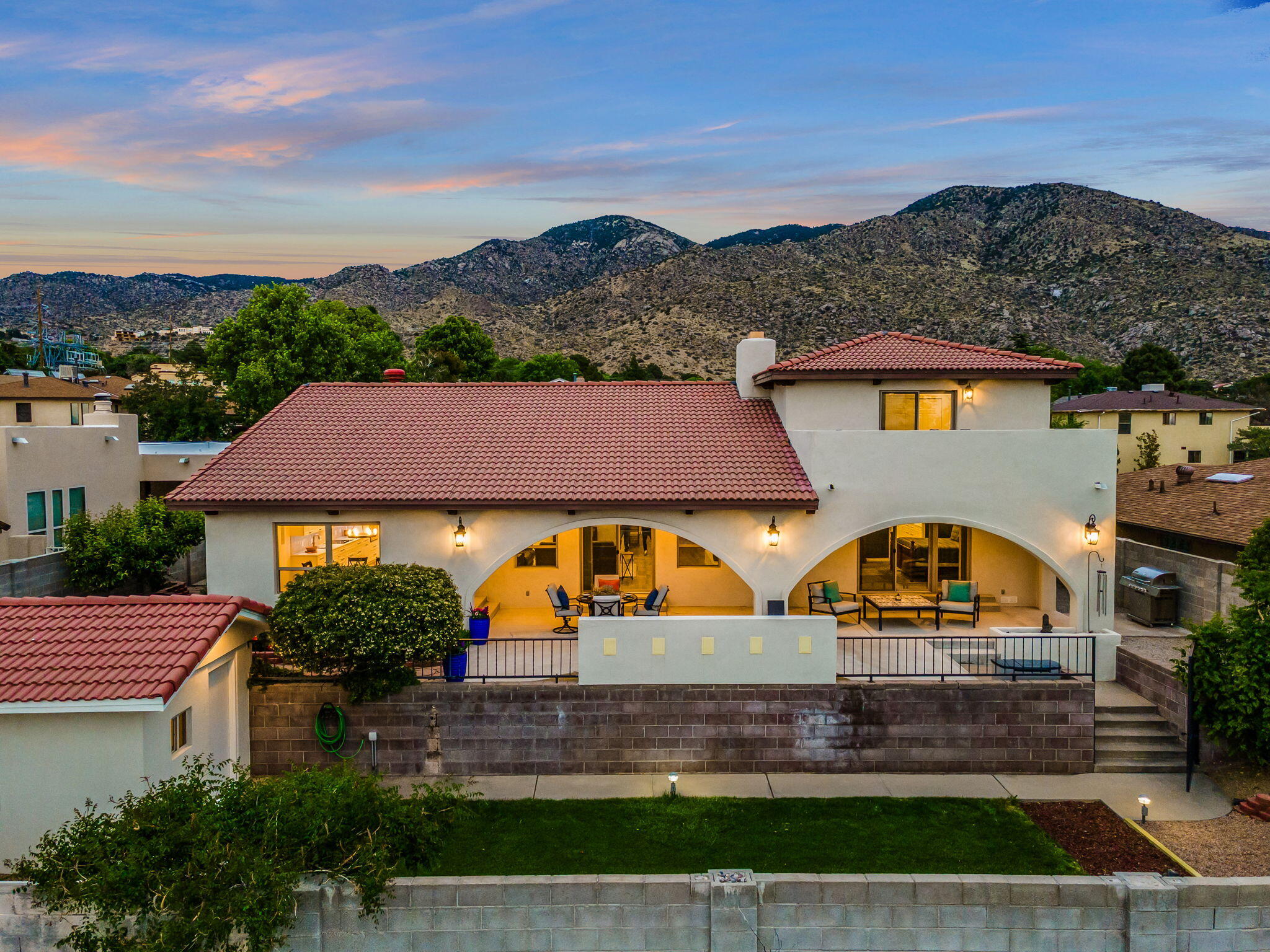 3901 Calle Pino NE
