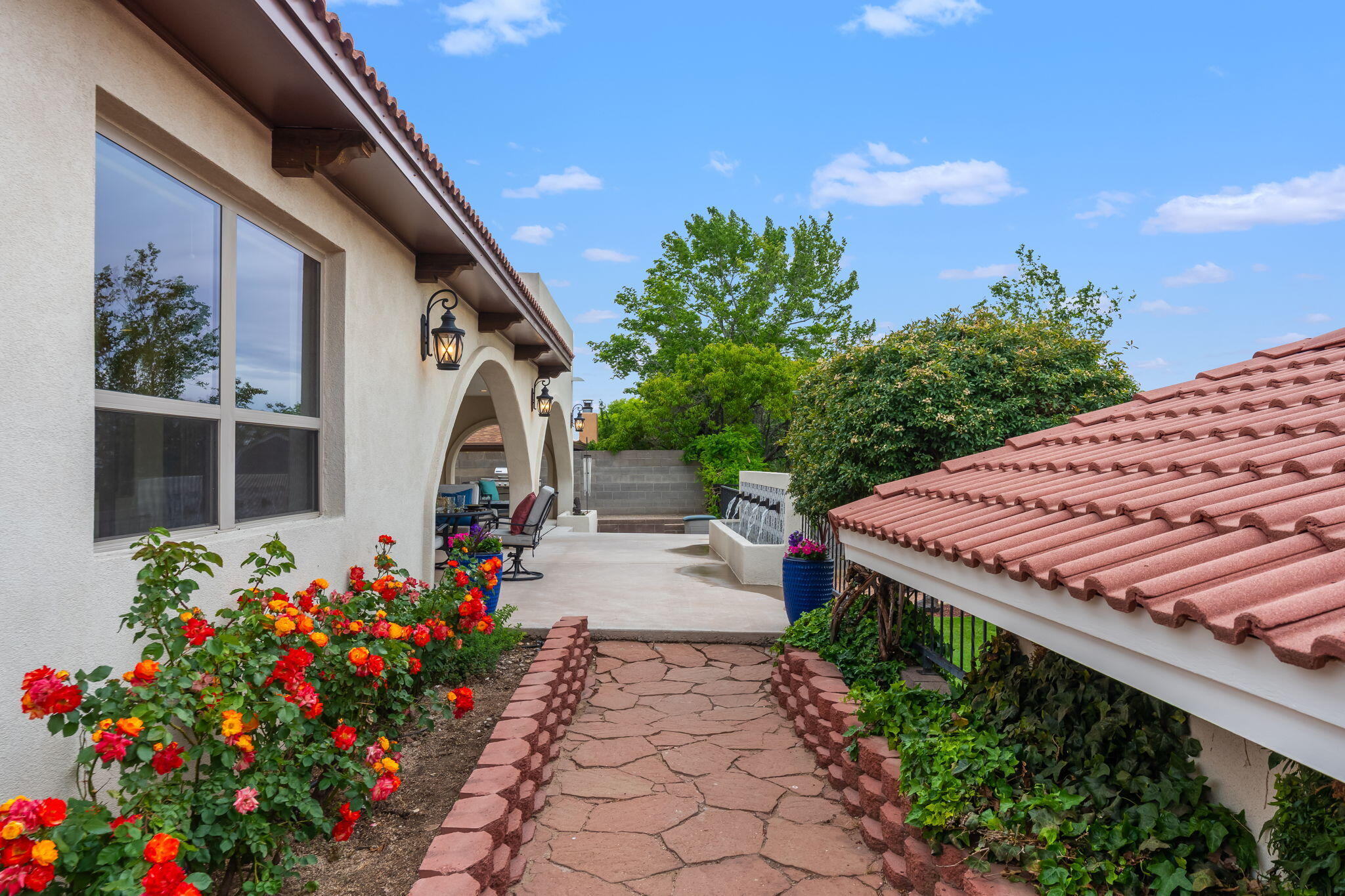 3901 Calle Pino NE