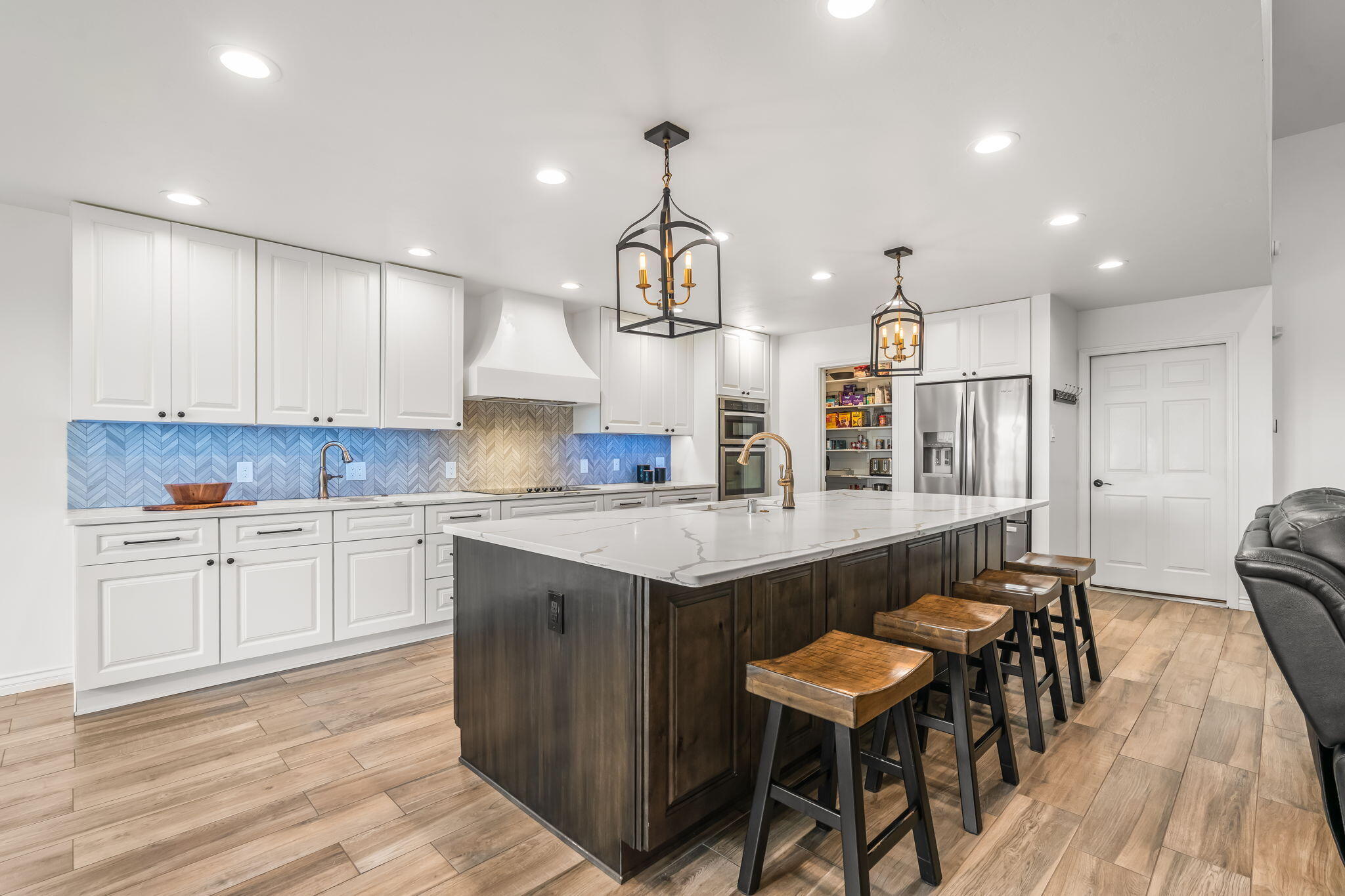 3901 Calle Pino NE