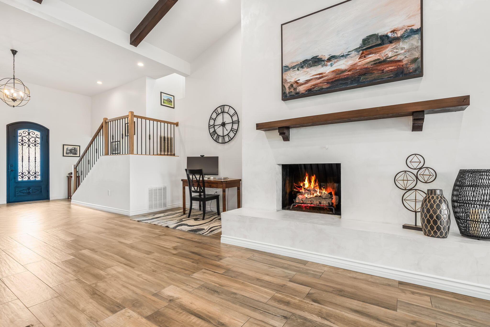 3901 Calle Pino NE
