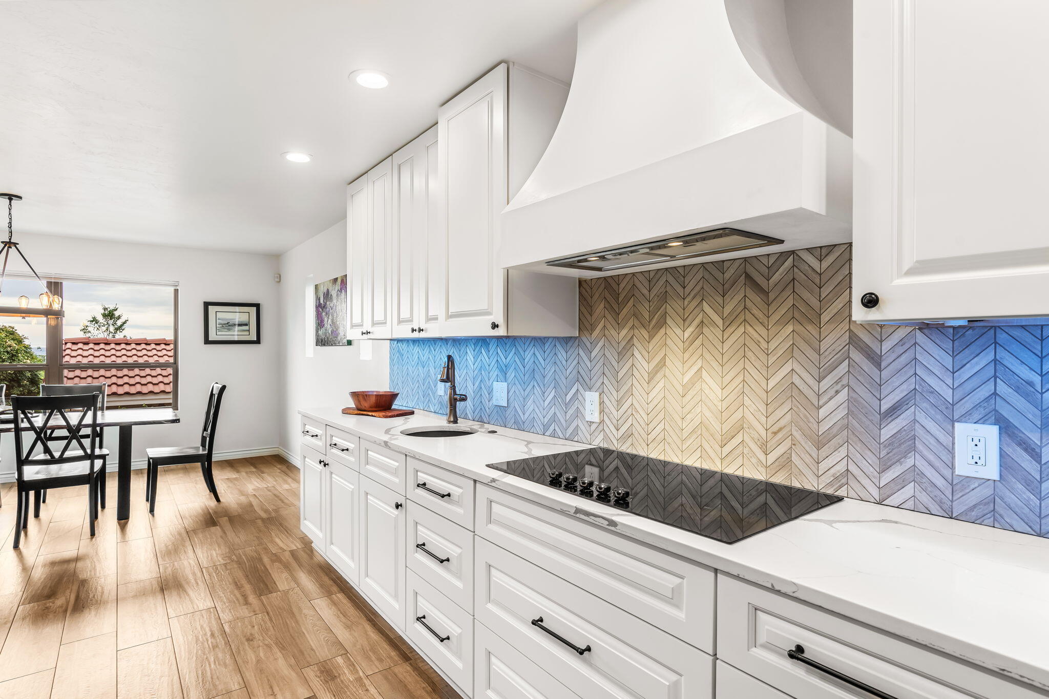3901 Calle Pino NE