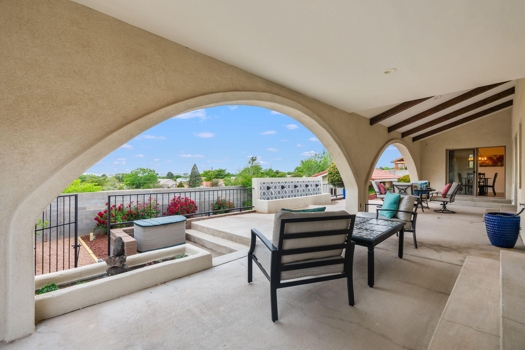 3901 Calle Pino NE